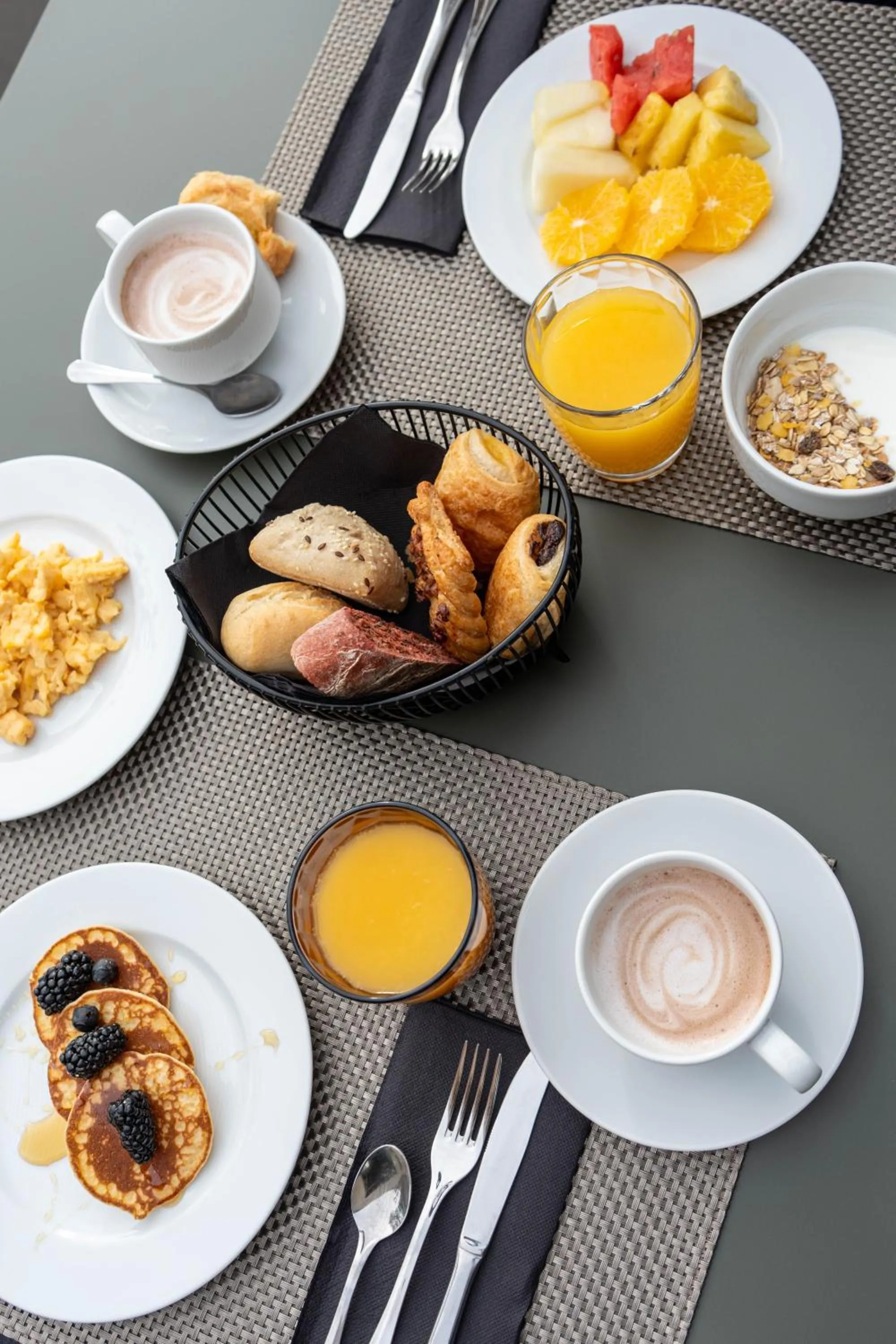 Buffet breakfast in The Lince Braga