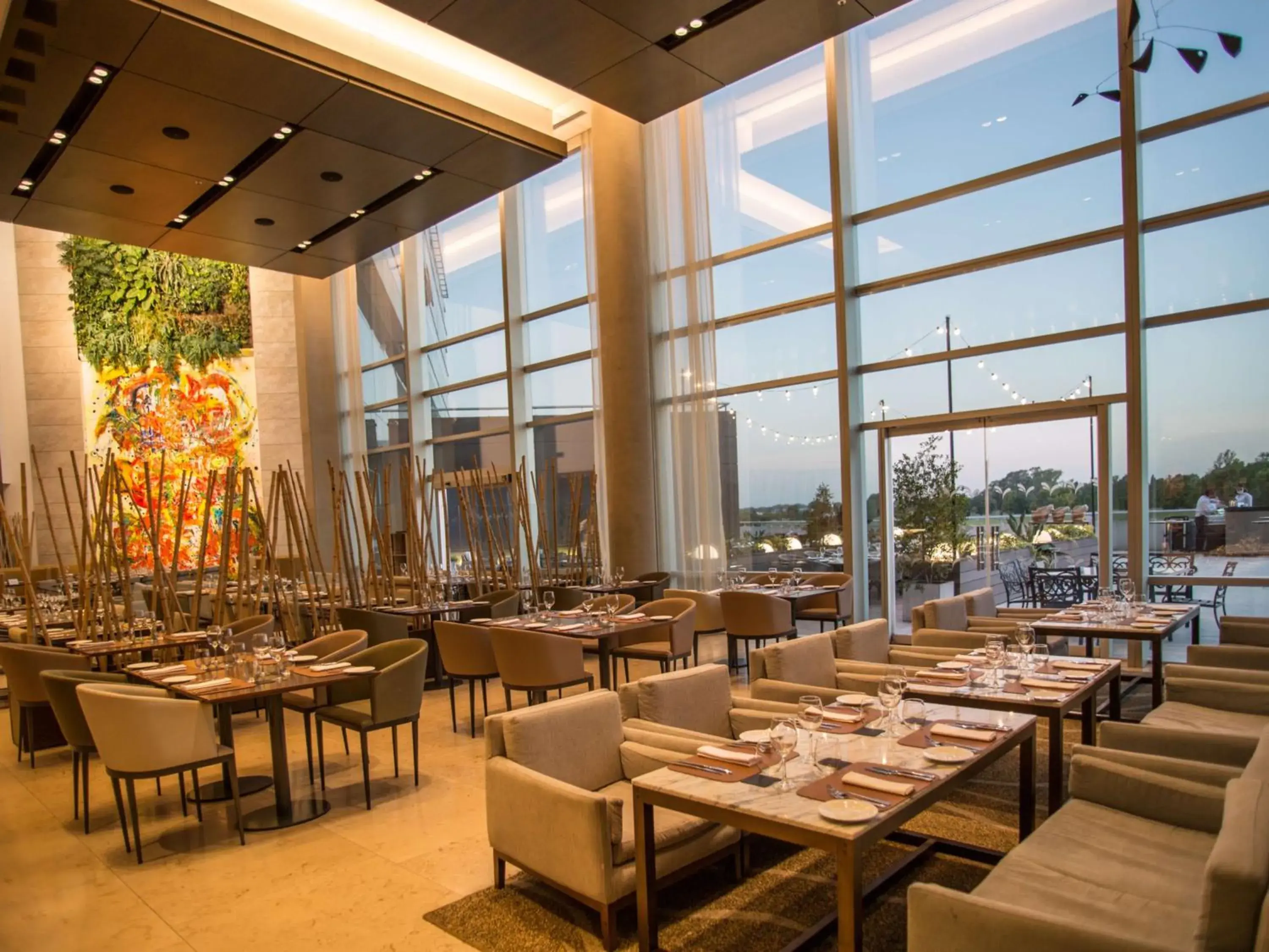 Restaurant/places to eat in Hilton Pilar Restaurant/places to eat in Hilton Pilar