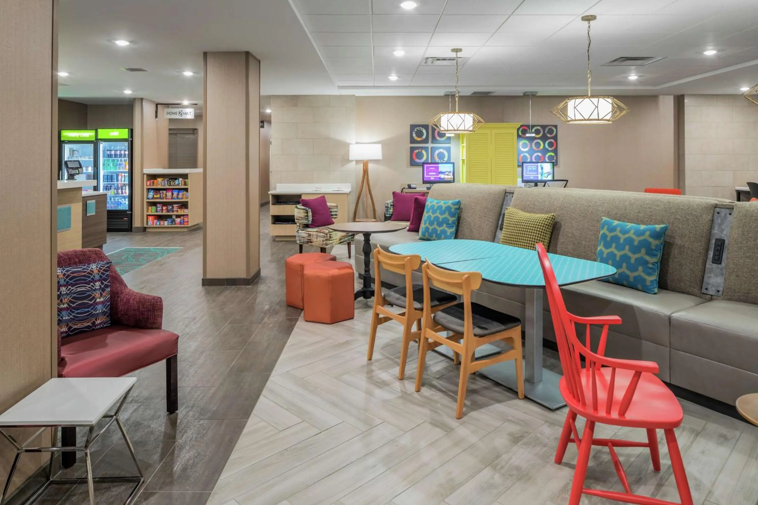 Dining area in Home2 Suites By Hilton Dayton Centerville