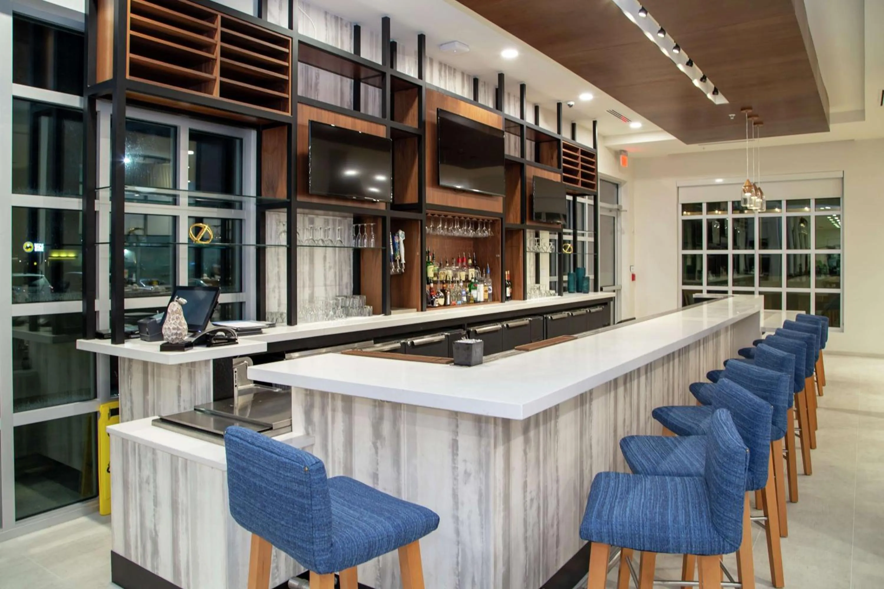 Lounge or bar in Hilton Garden Inn Tampa - Wesley Chapel