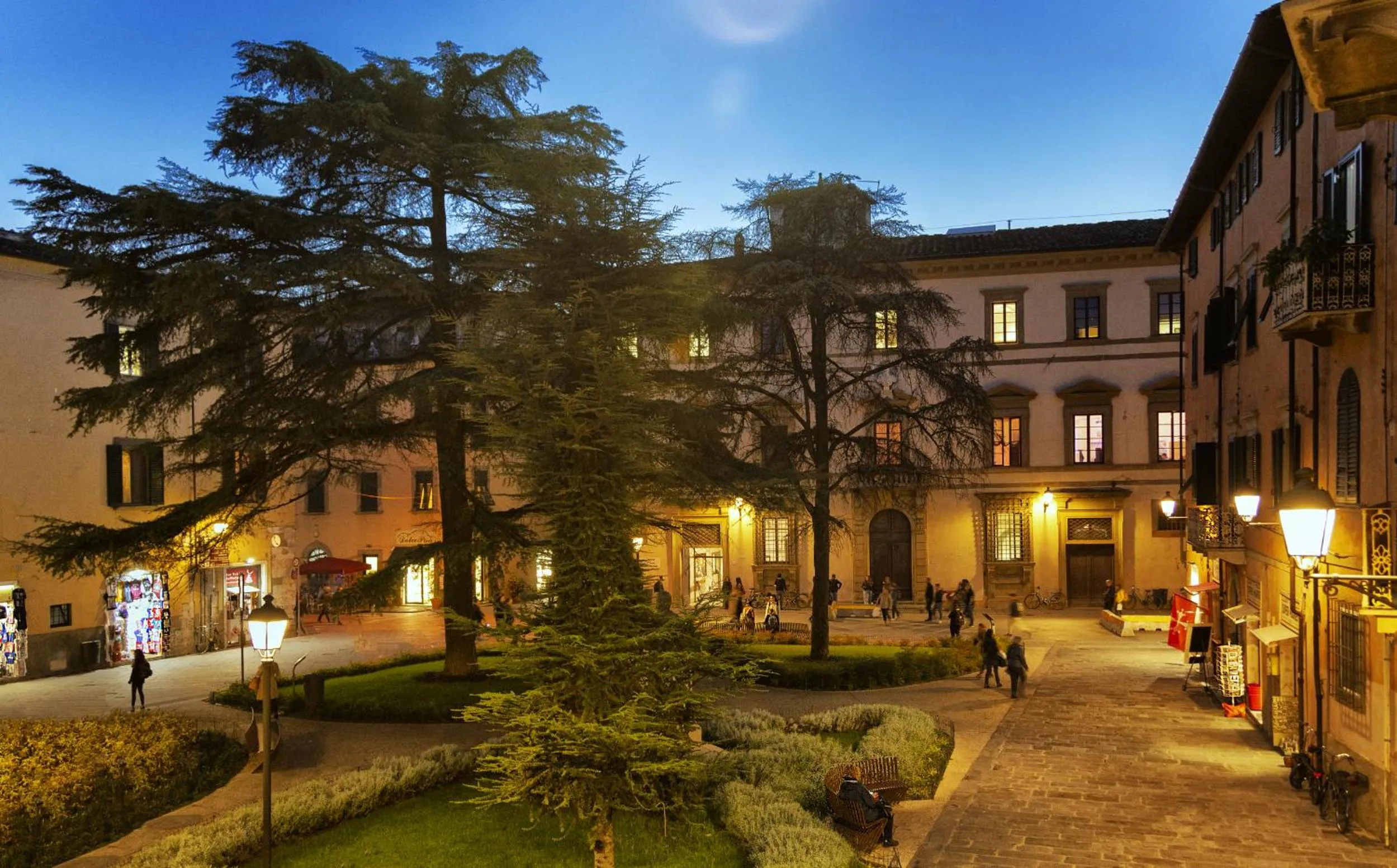 Property building in Il Giardino Dei Semplici