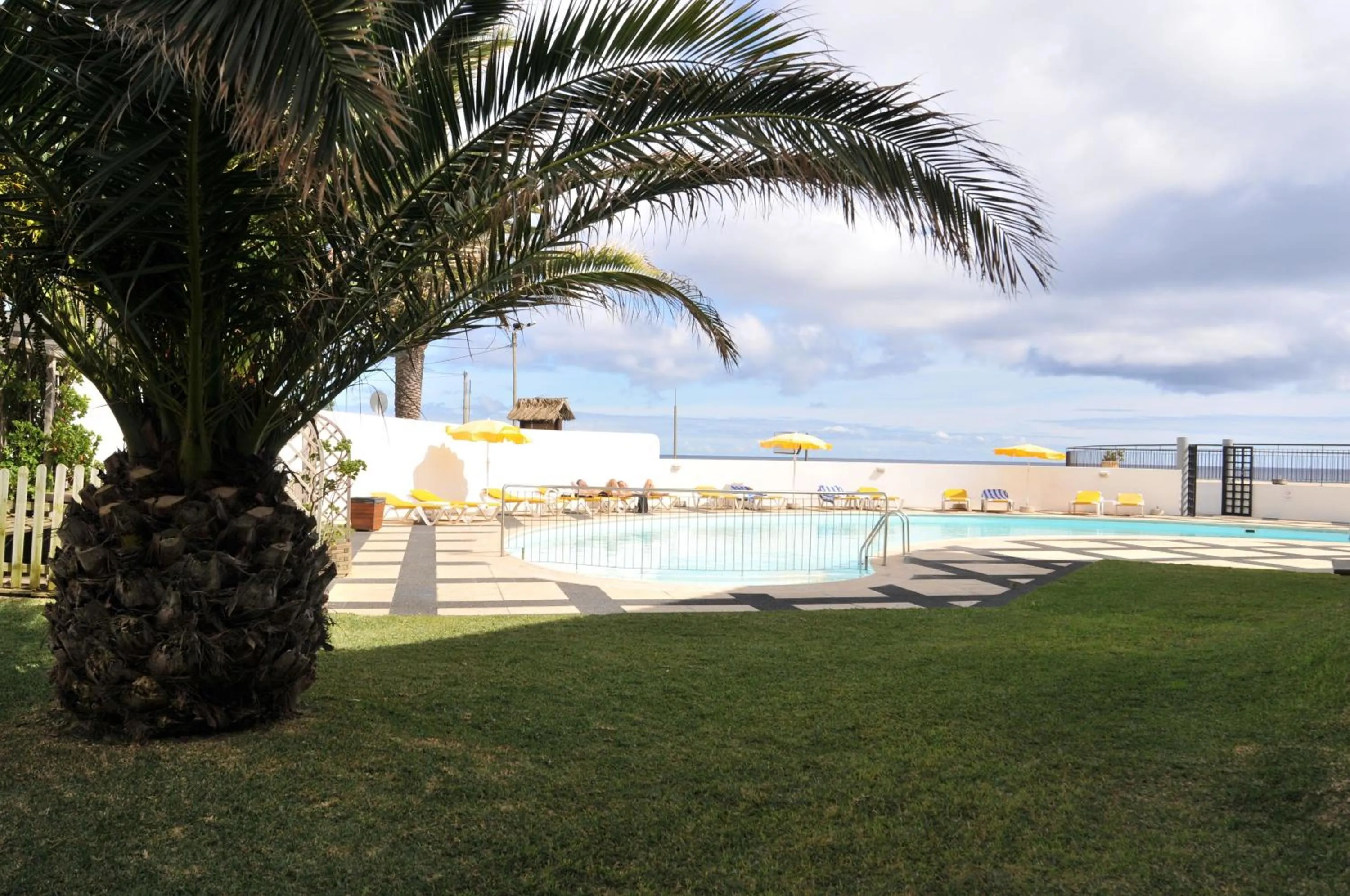 Swimming pool in Hotel Torre Praia