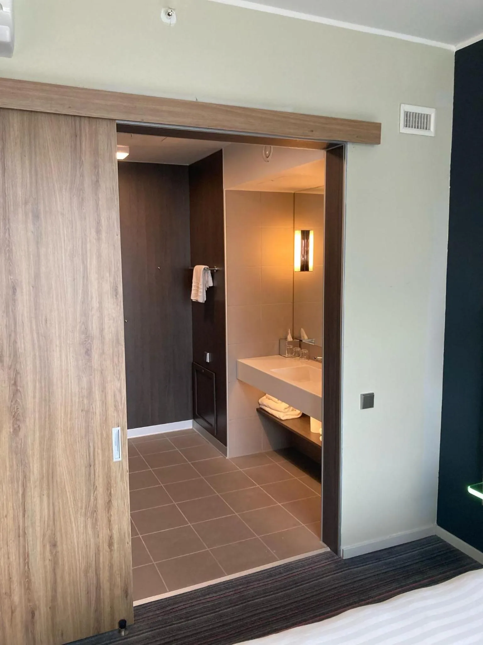 Shower in Moxy Glasgow Merchant City