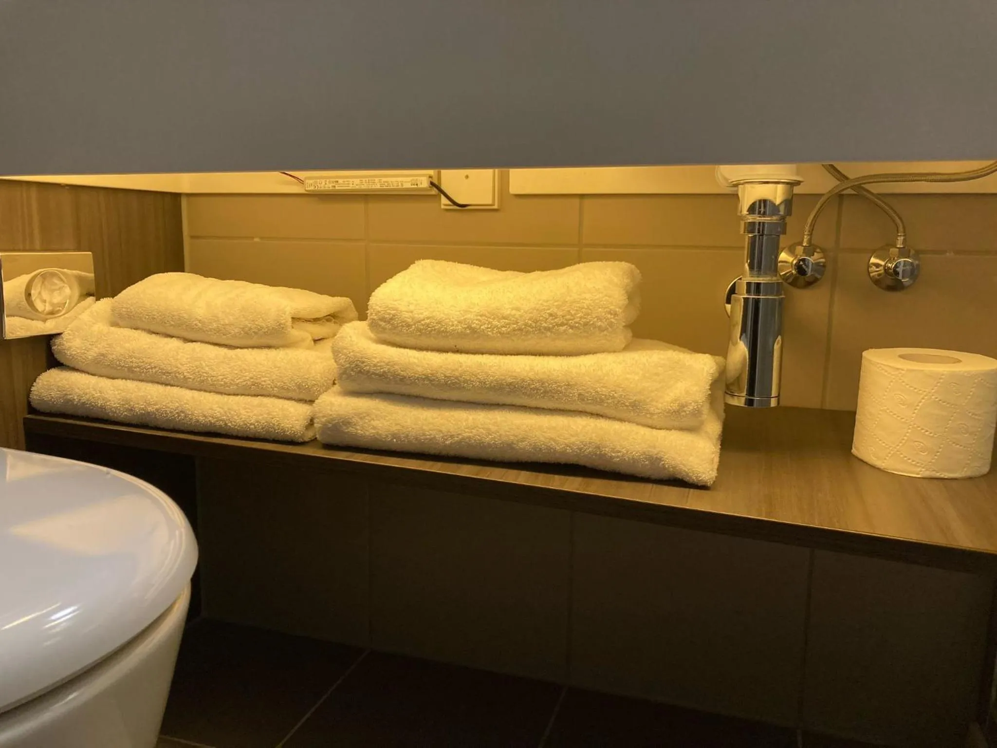 Bathroom in Moxy Glasgow Merchant City