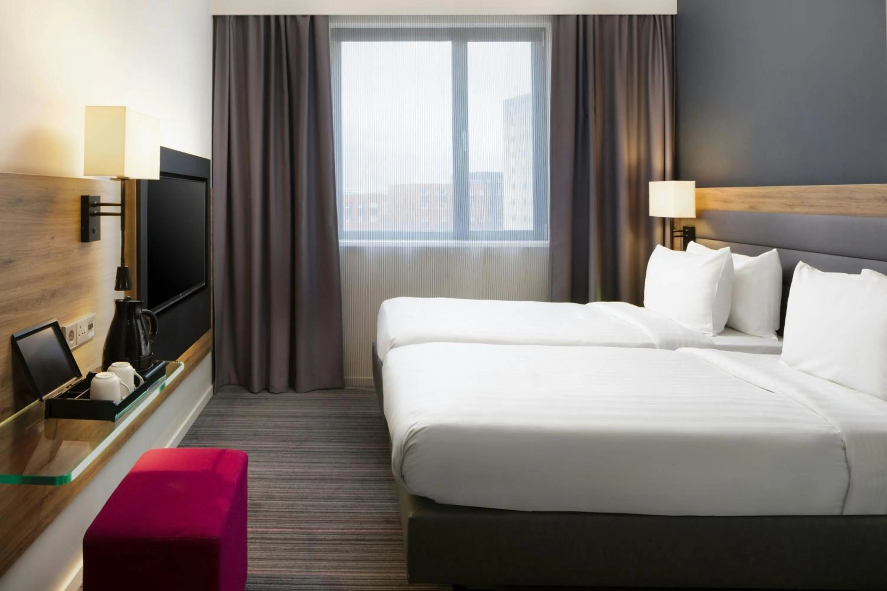 Photo of the whole room, Bed in Moxy Glasgow Merchant City