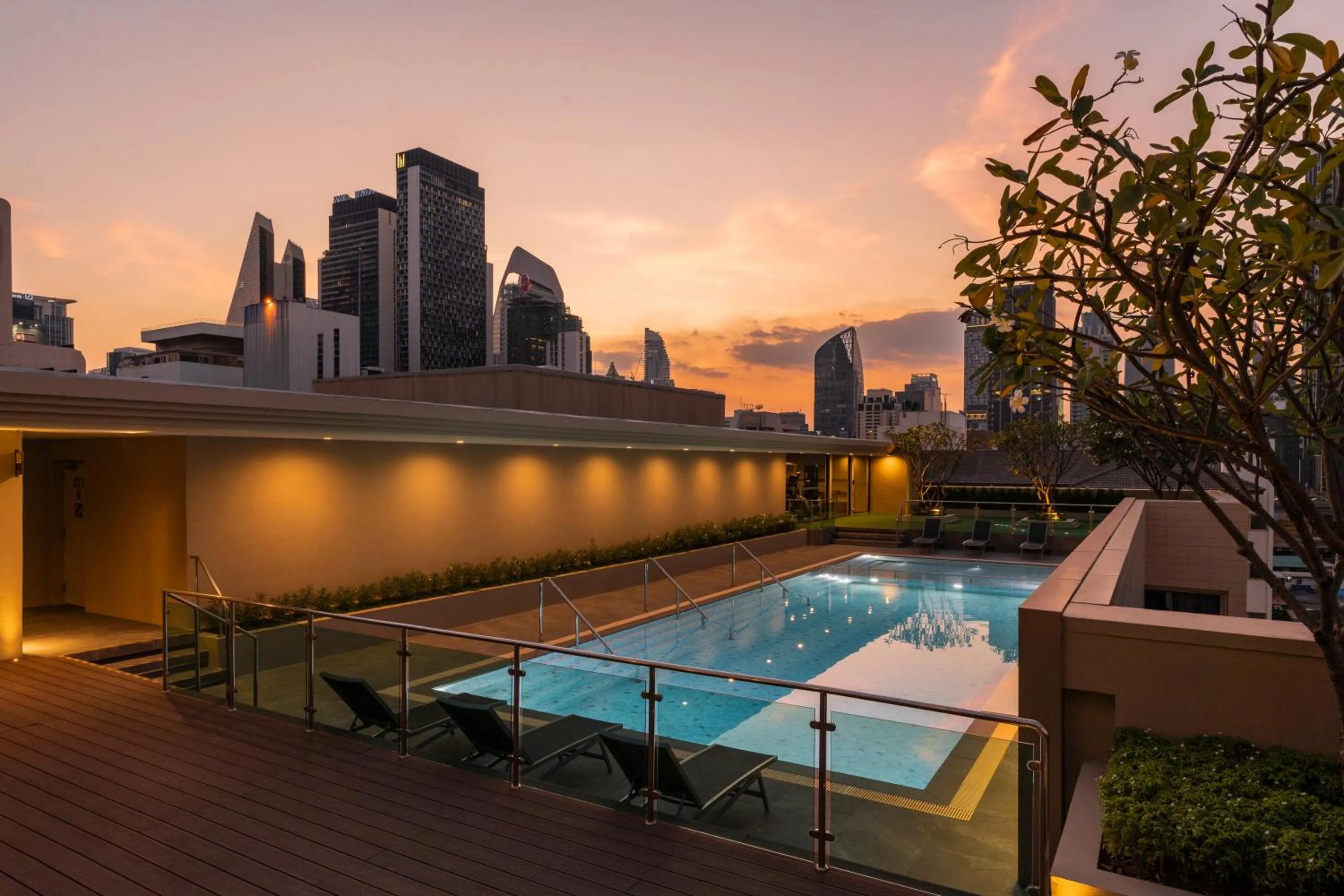 Swimming pool in Hyatt Place Bangkok Sukhumvit 1