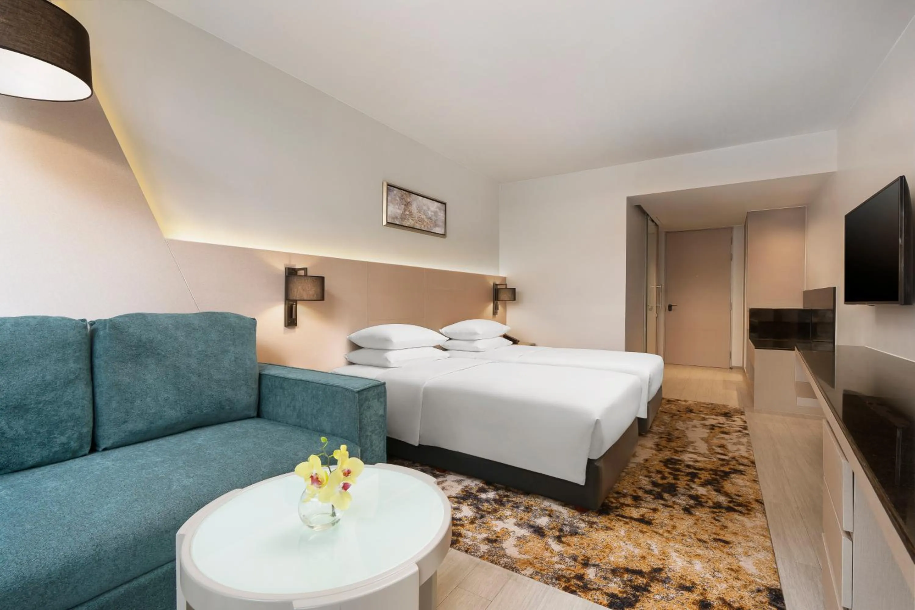 Bed in Hyatt Place Bangkok Sukhumvit 1