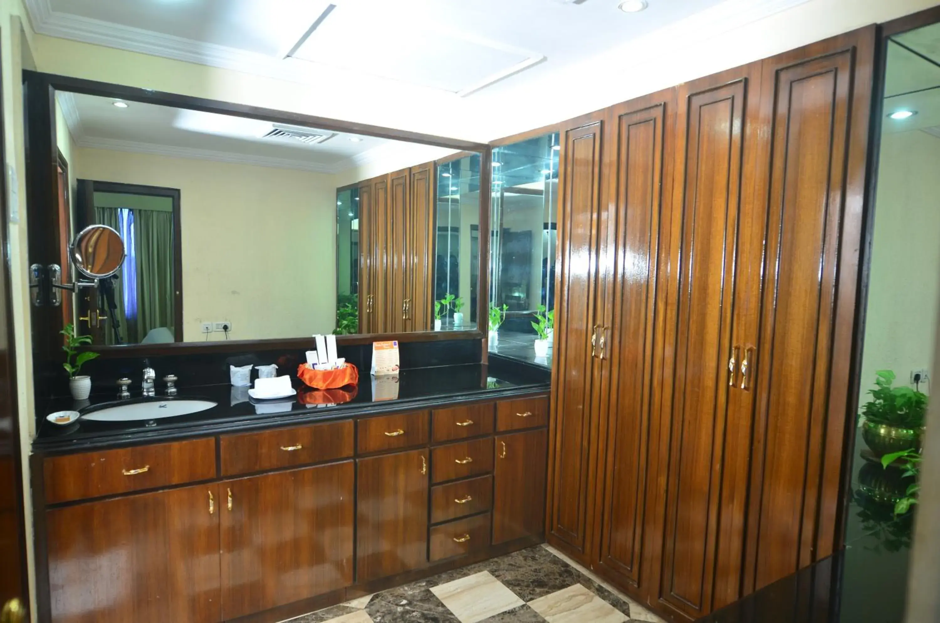 Bathroom in Hotel Empires Bathroom in Hotel Empires