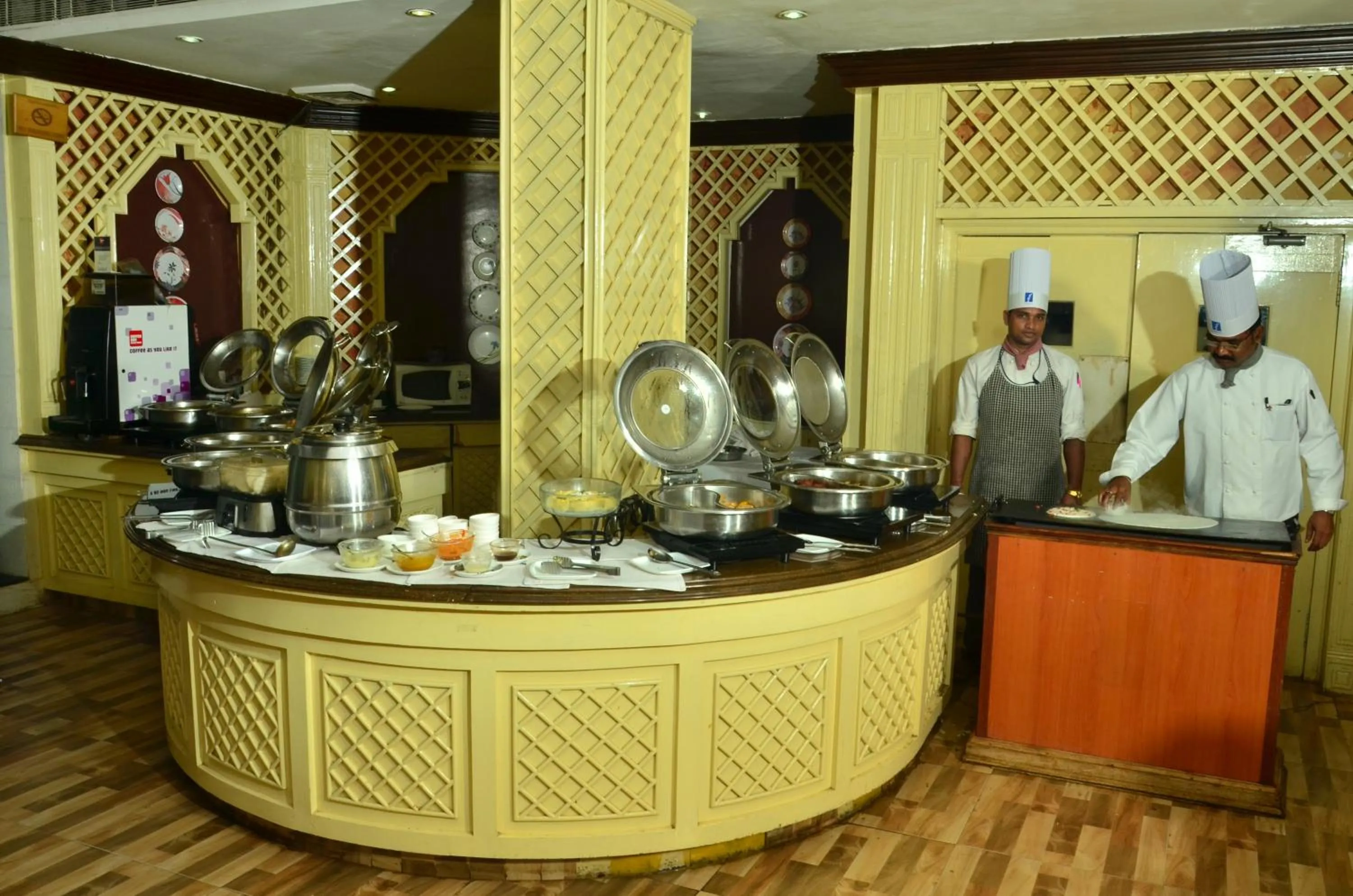 Breakfast in Hotel Empires