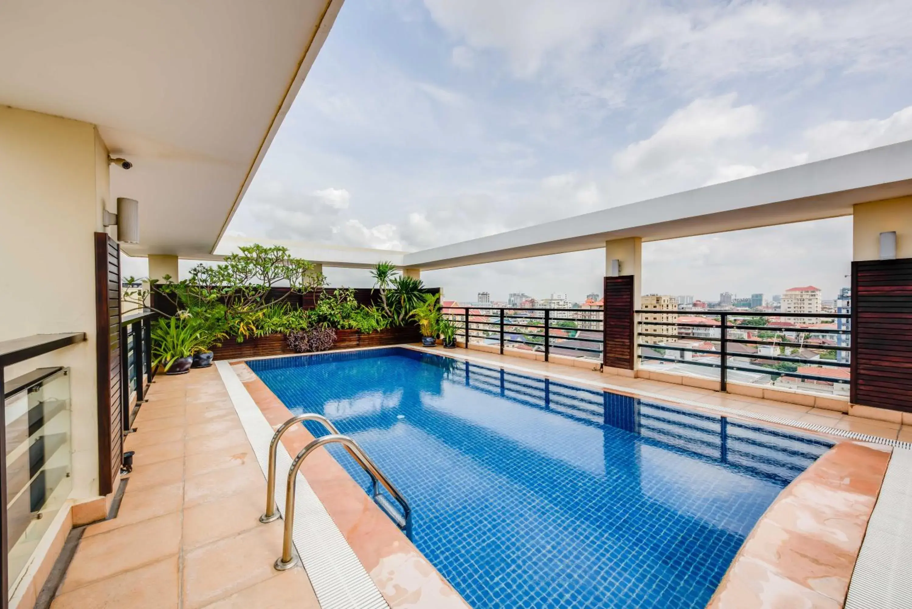 Swimming pool in City View Apartment Swimming pool in City View Apartment