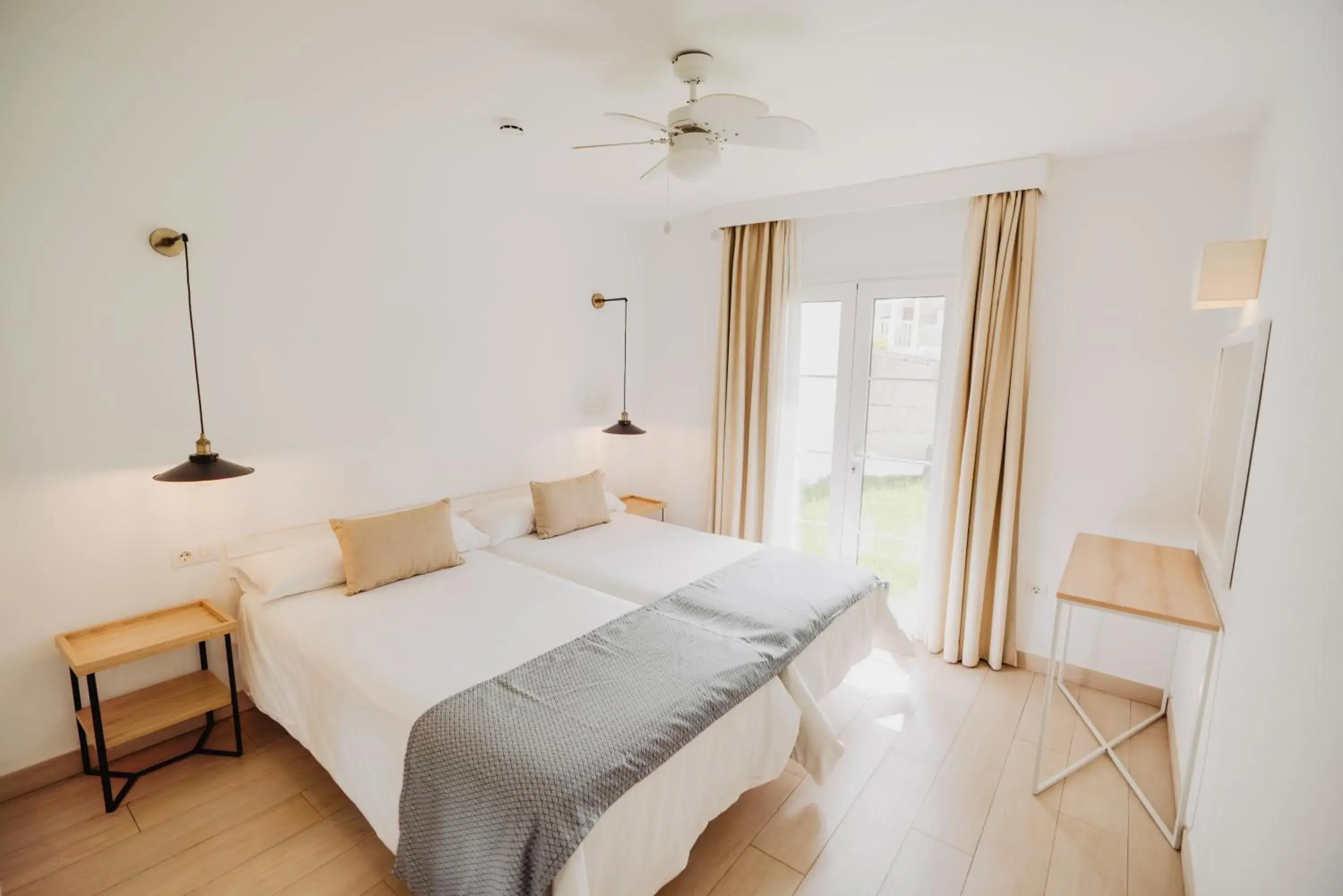 Bedroom, Bed in Lagos de Fañabé Beach Resort Bedroom, Bed in Lagos de Fañabé Beach Resort