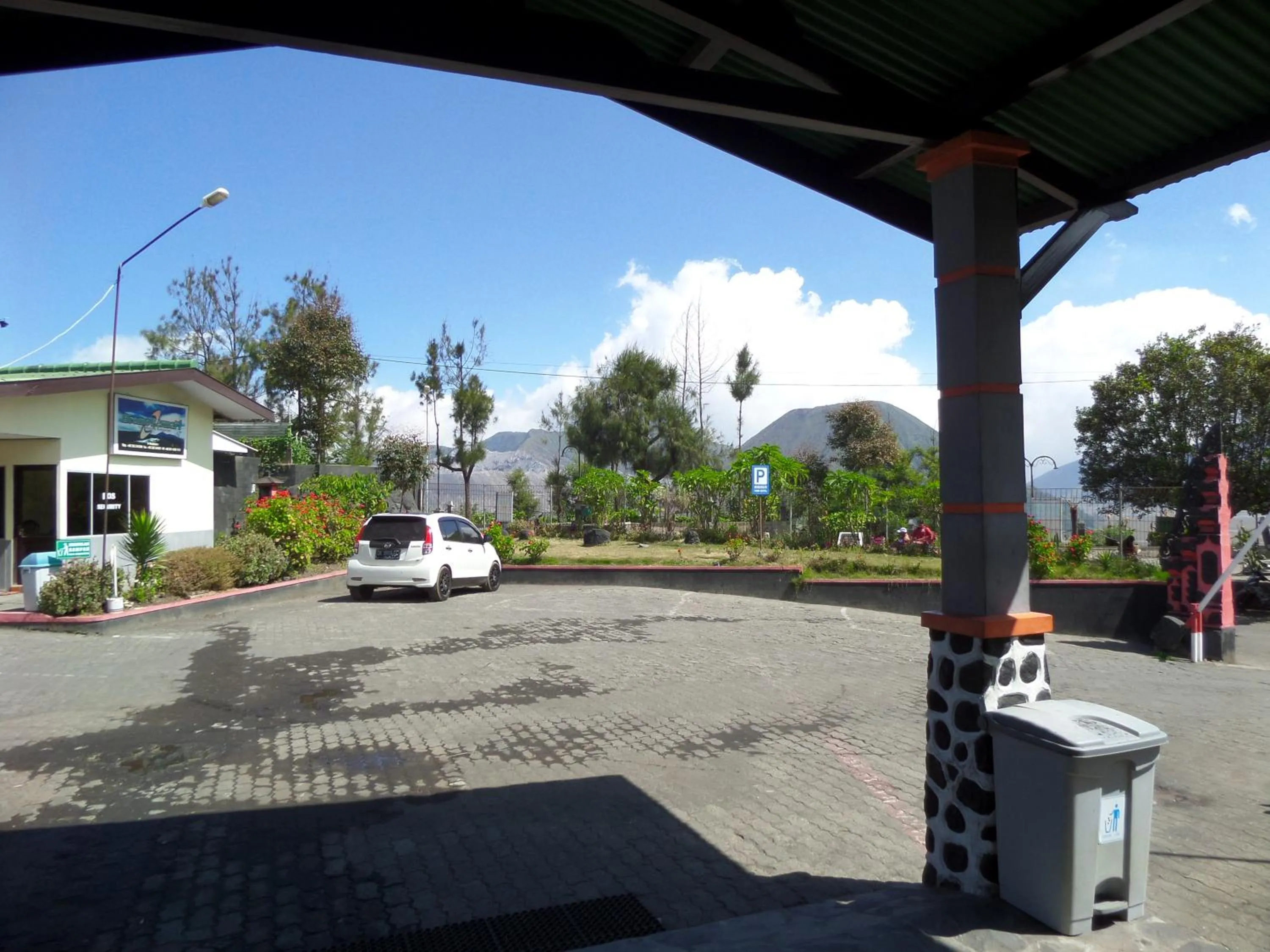 Area and facilities in Bromo Permai 1