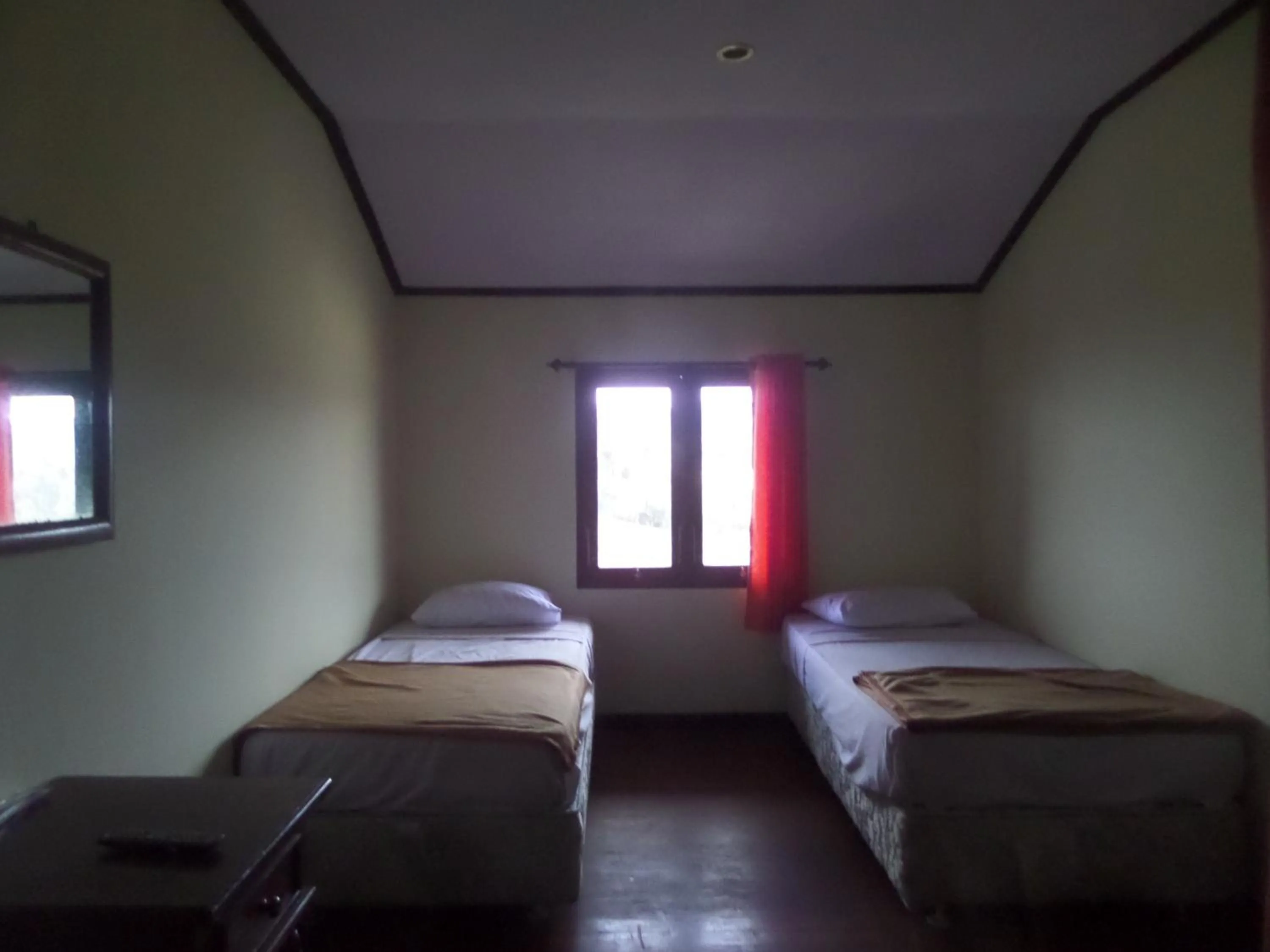 Photo of the whole room, Bed in Bromo Permai 1