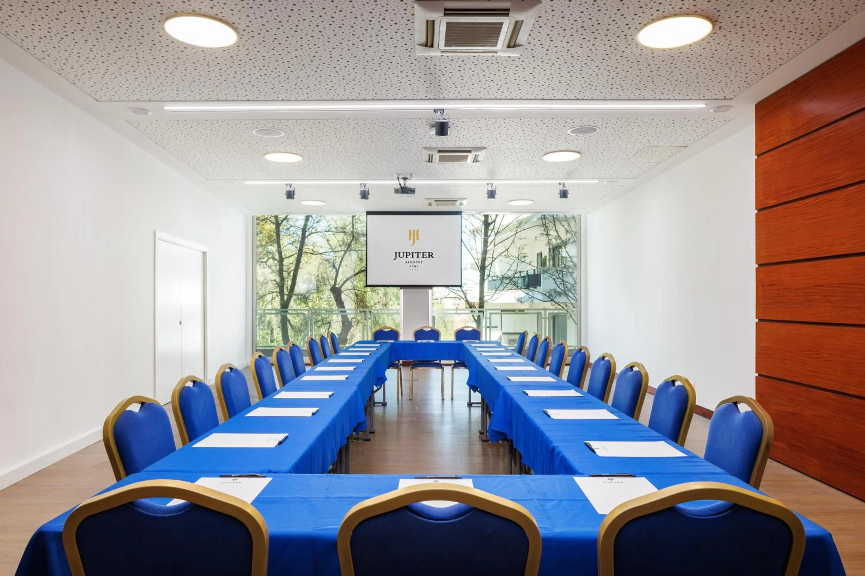 Meeting/conference room in Jupiter Algarve Hotel - Beach & Spa