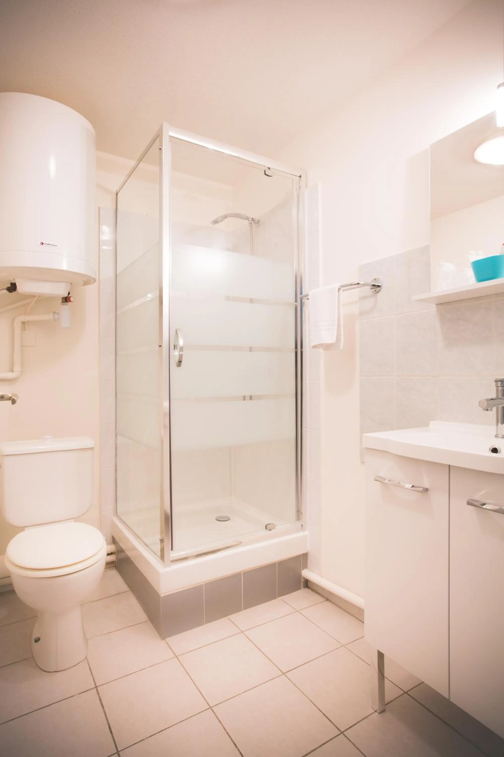 Shower in City Résidence Avignon