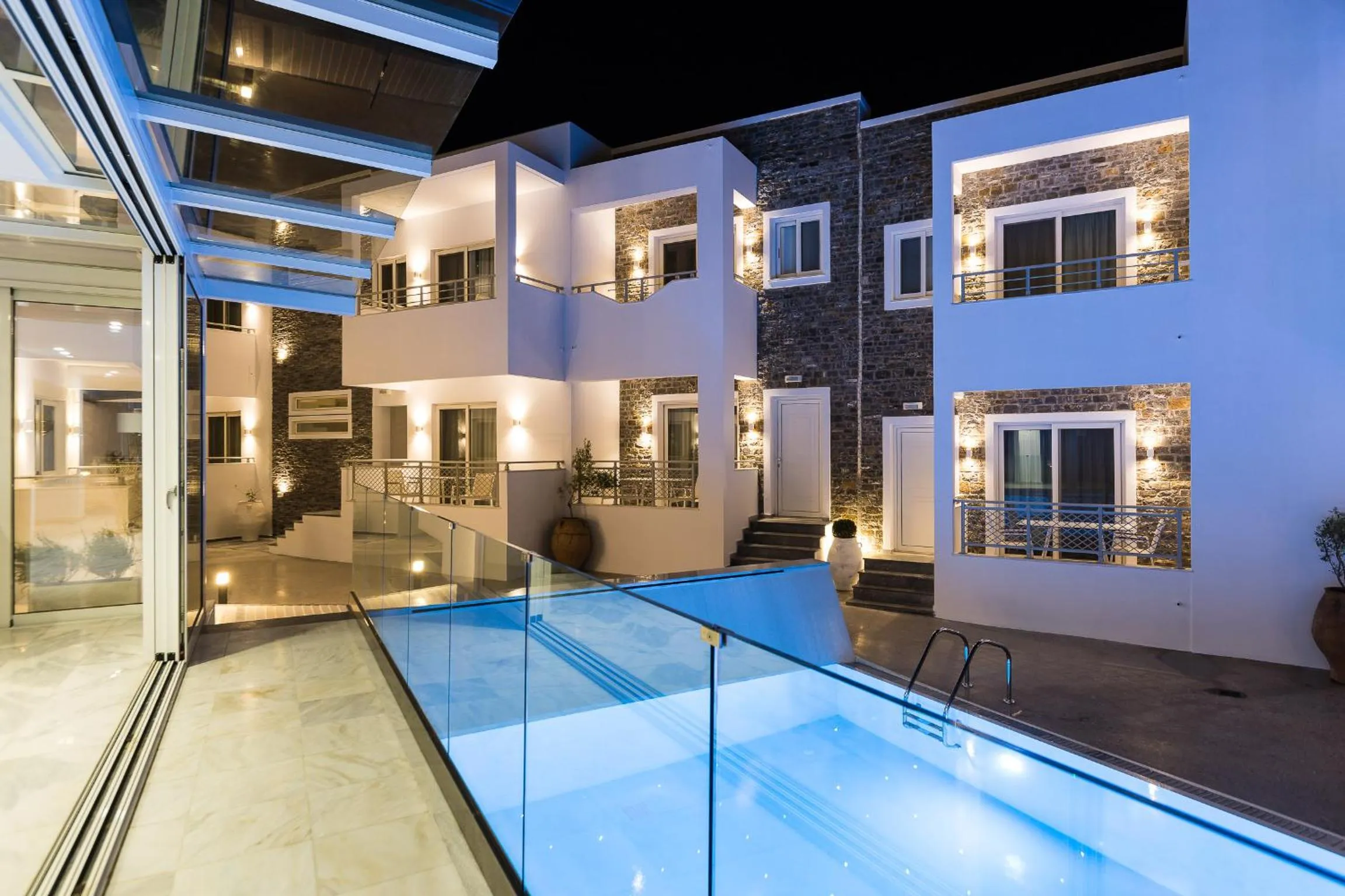 Swimming pool in Cyano Hotel