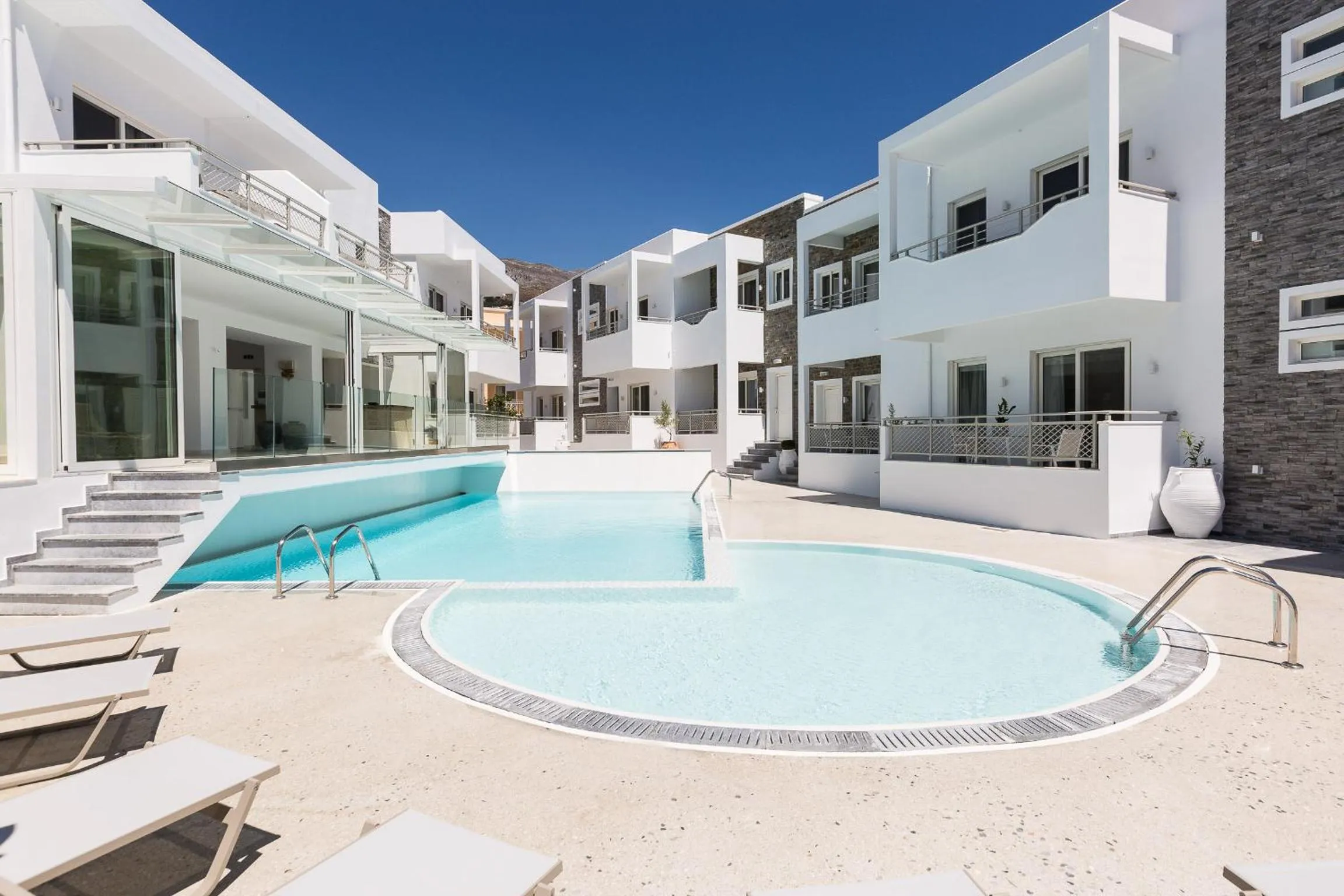 Facade/entrance in Cyano Hotel