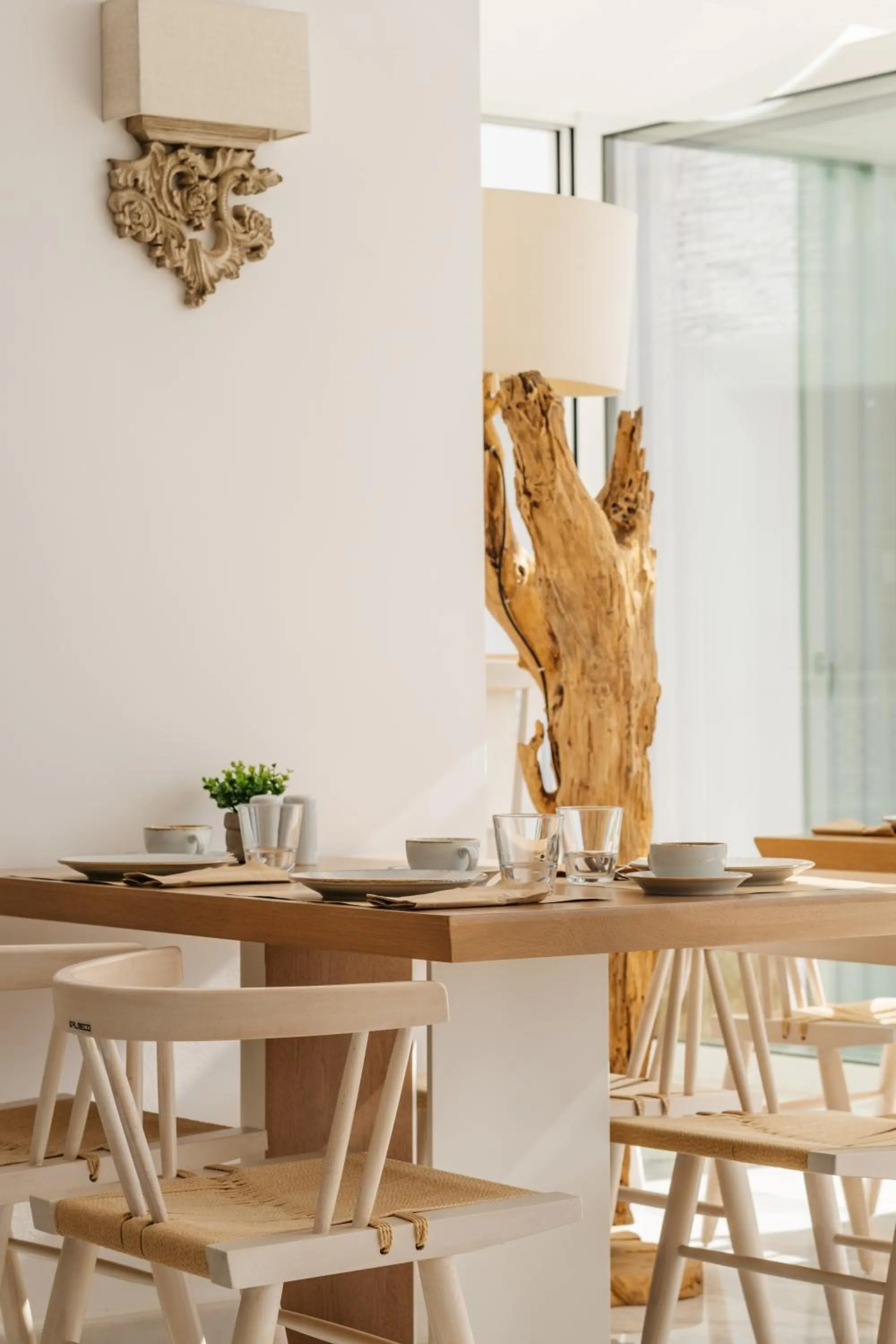 Restaurant/places to eat in Cyano Hotel