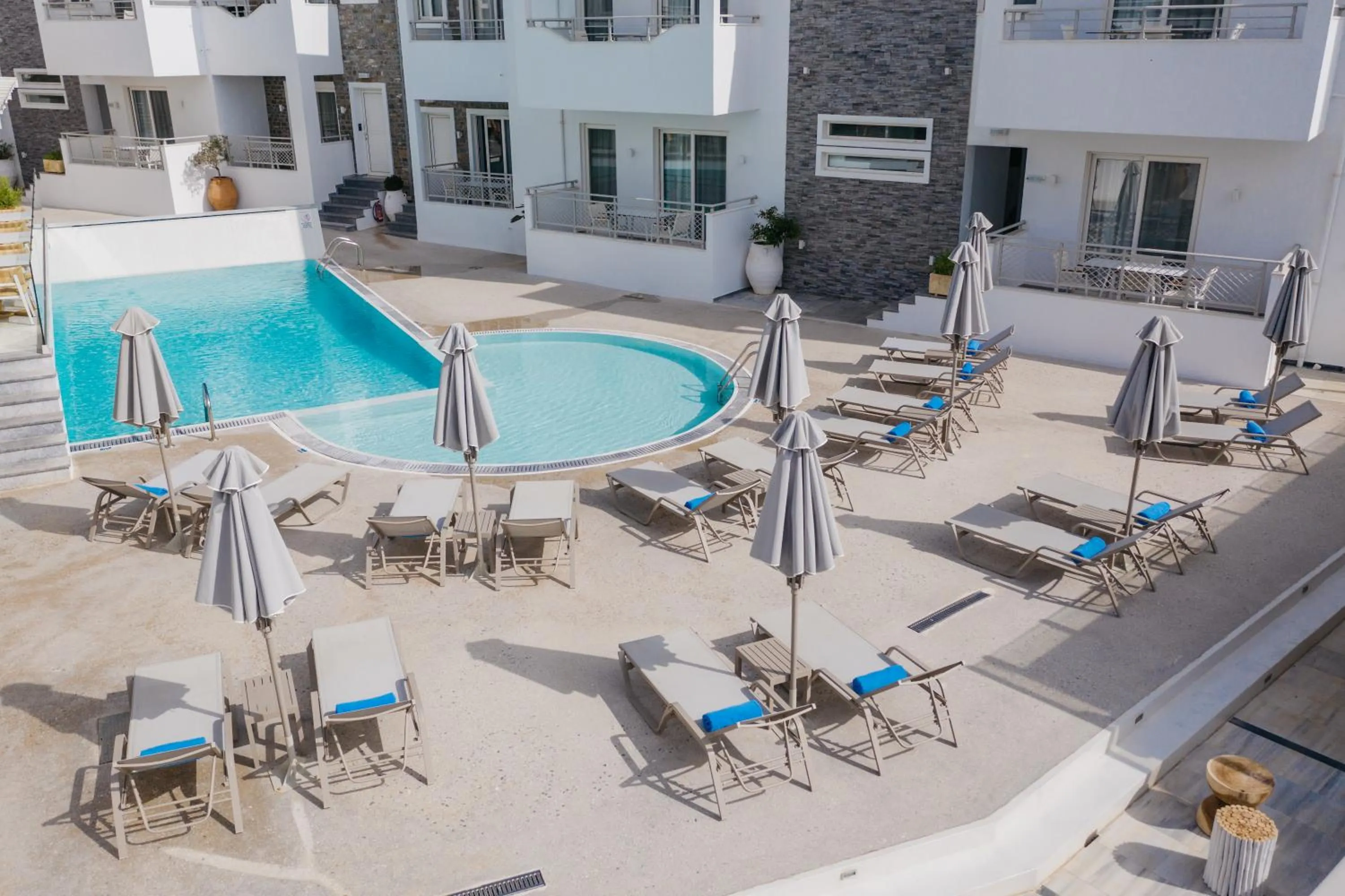 Swimming pool in Cyano Hotel