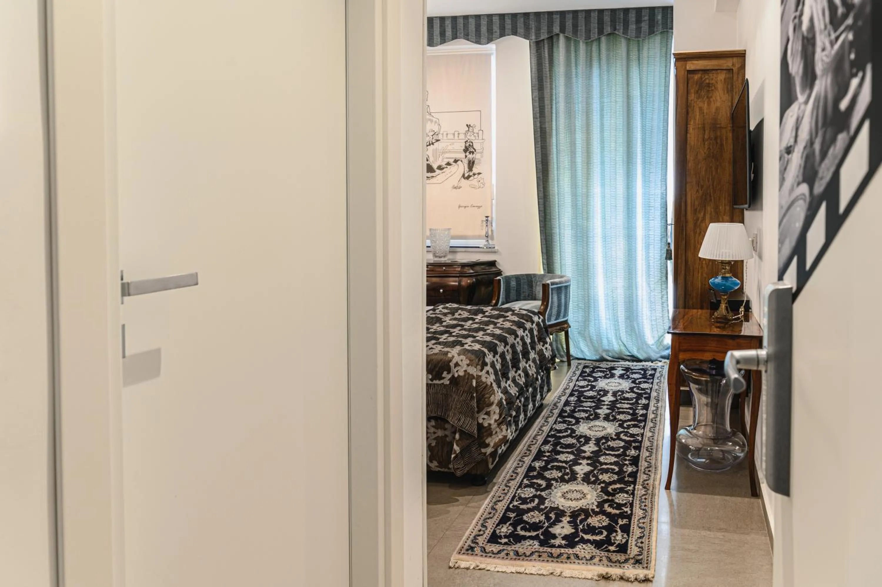 Bedroom, Bed in Hotel CineApollo - Ogni camera un film!