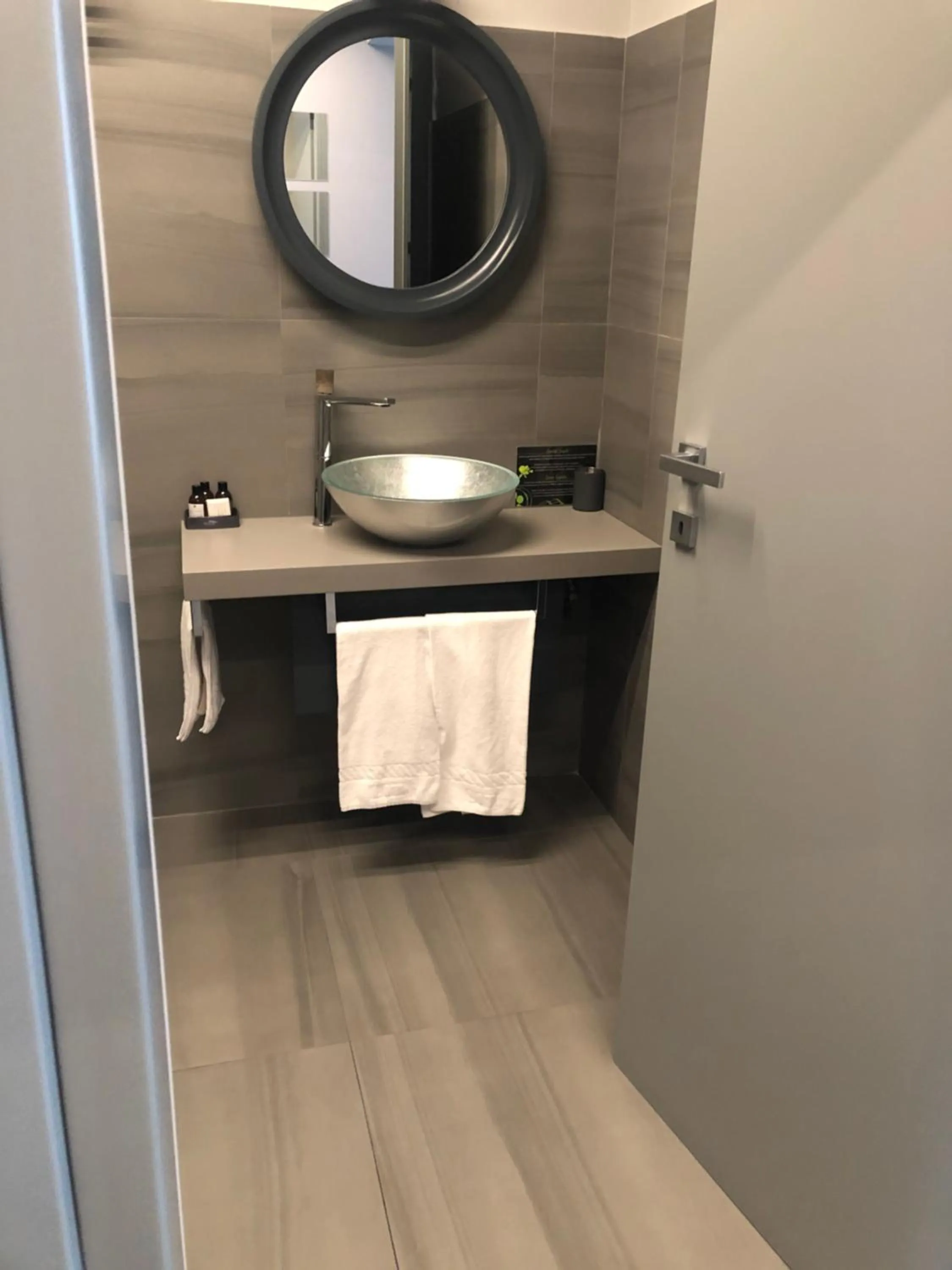 Bathroom in Hotel CineApollo - Ogni camera un film!