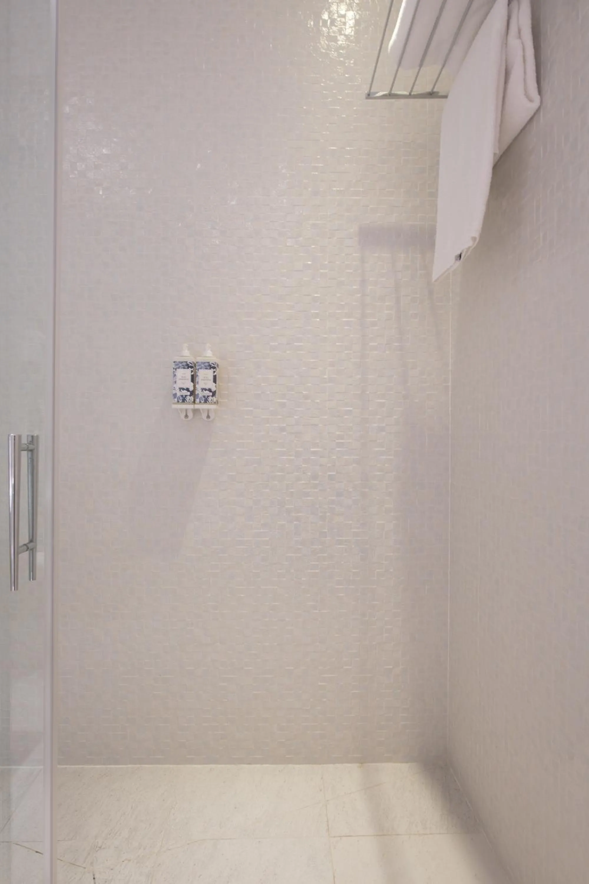 Shower in Hotel Atlántico