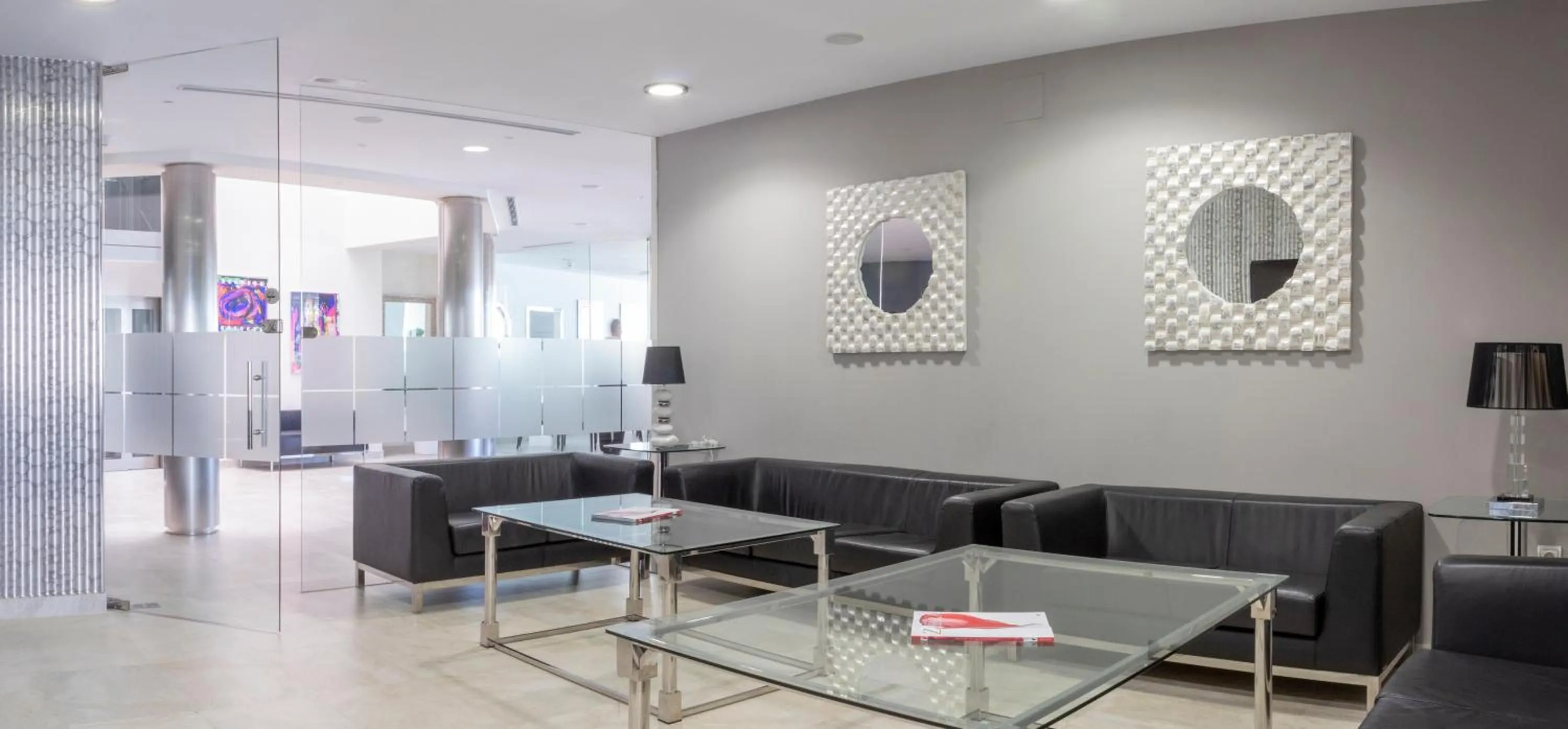 Communal lounge/ TV room in Hotel Atlántico