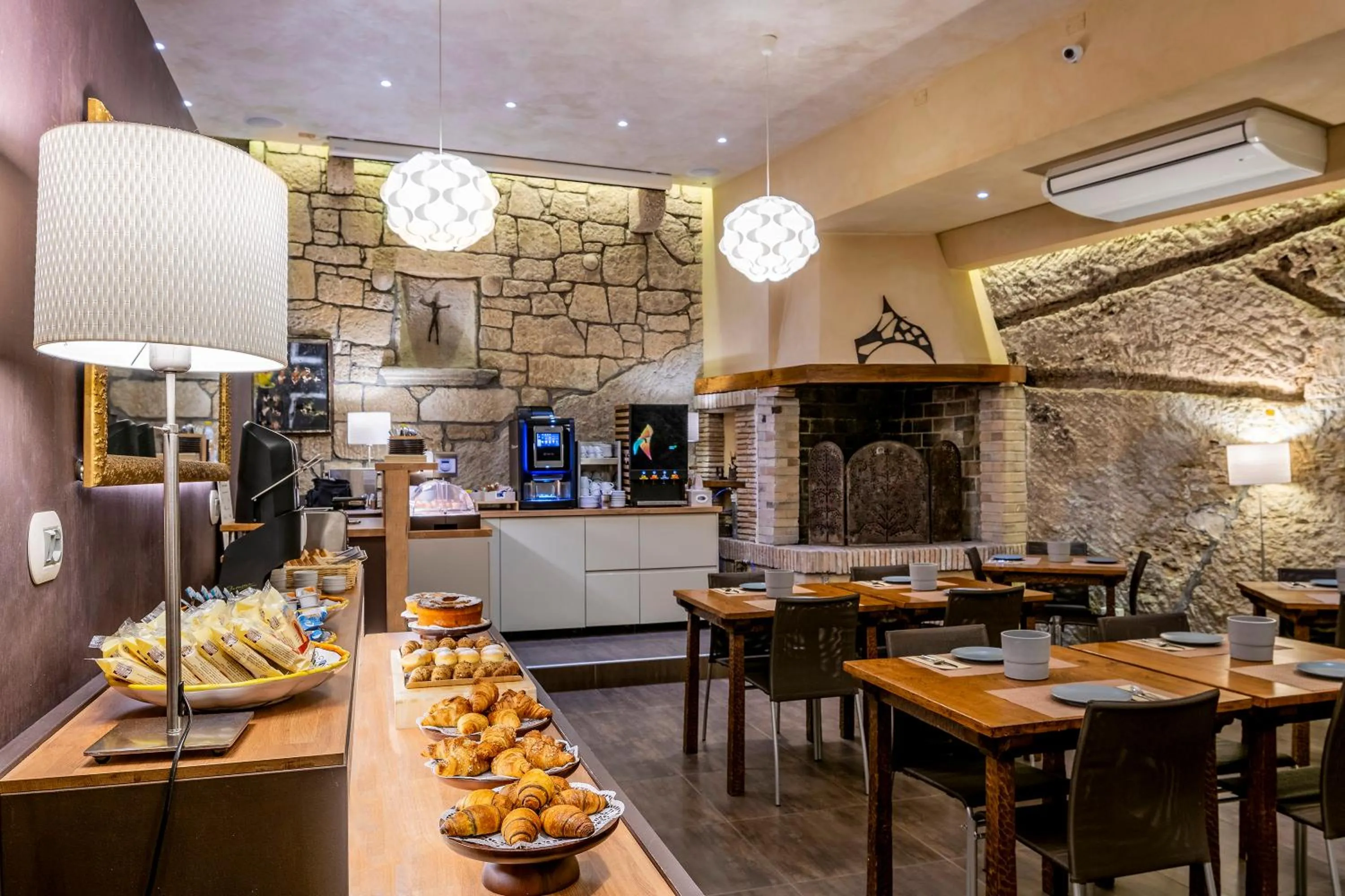 Breakfast in La Grotta Hotel