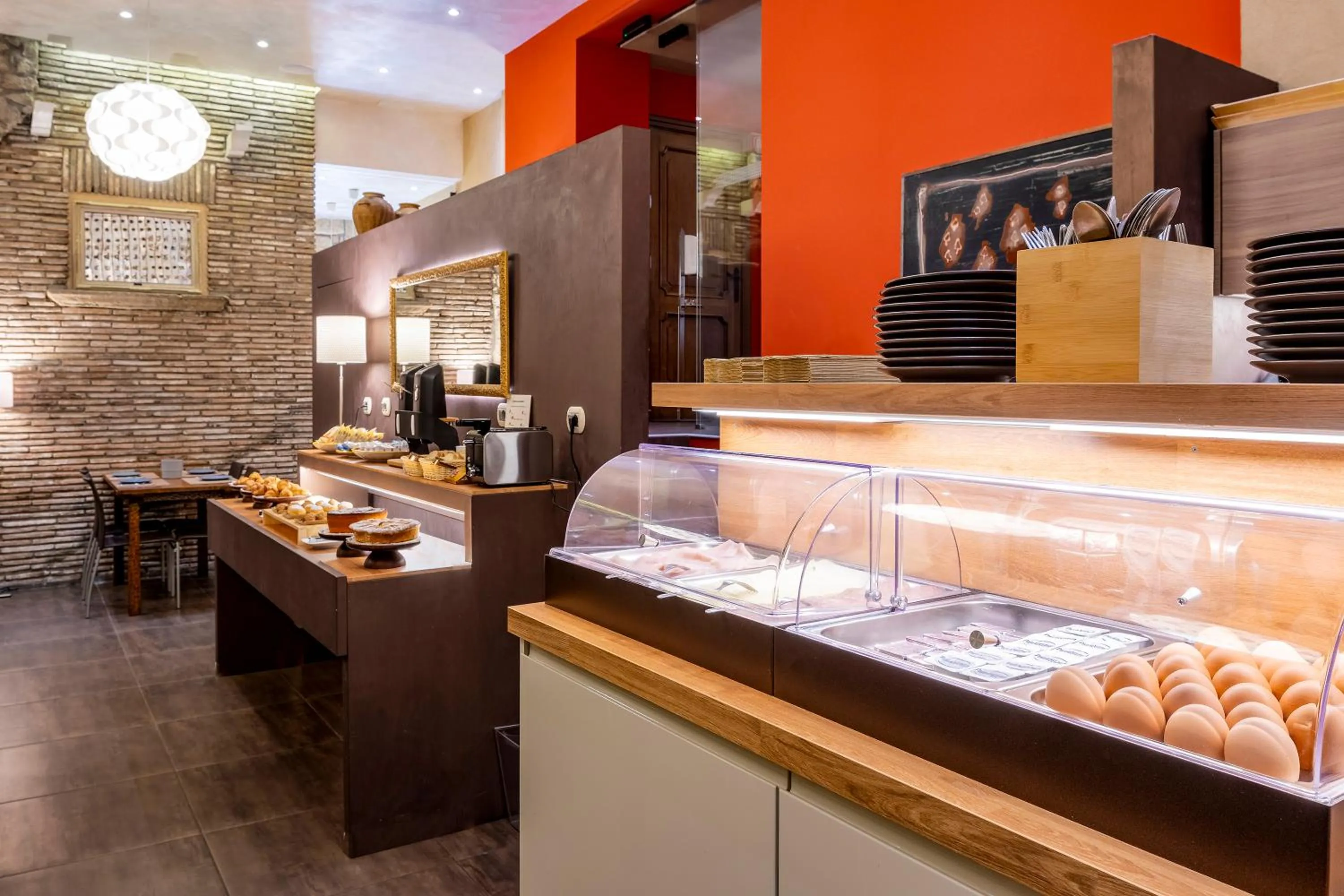 Breakfast in La Grotta Hotel