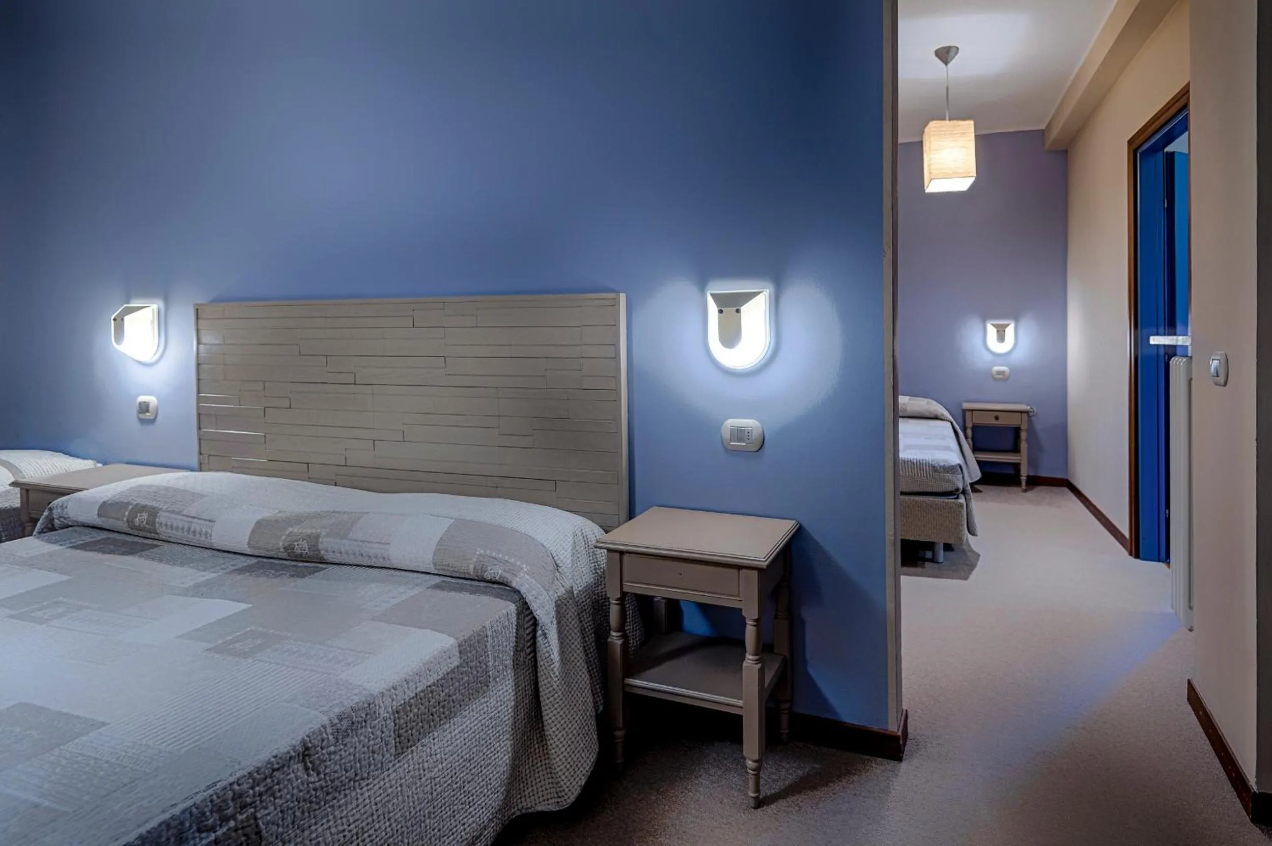 Photo of the whole room, Bed in La Grotta Hotel