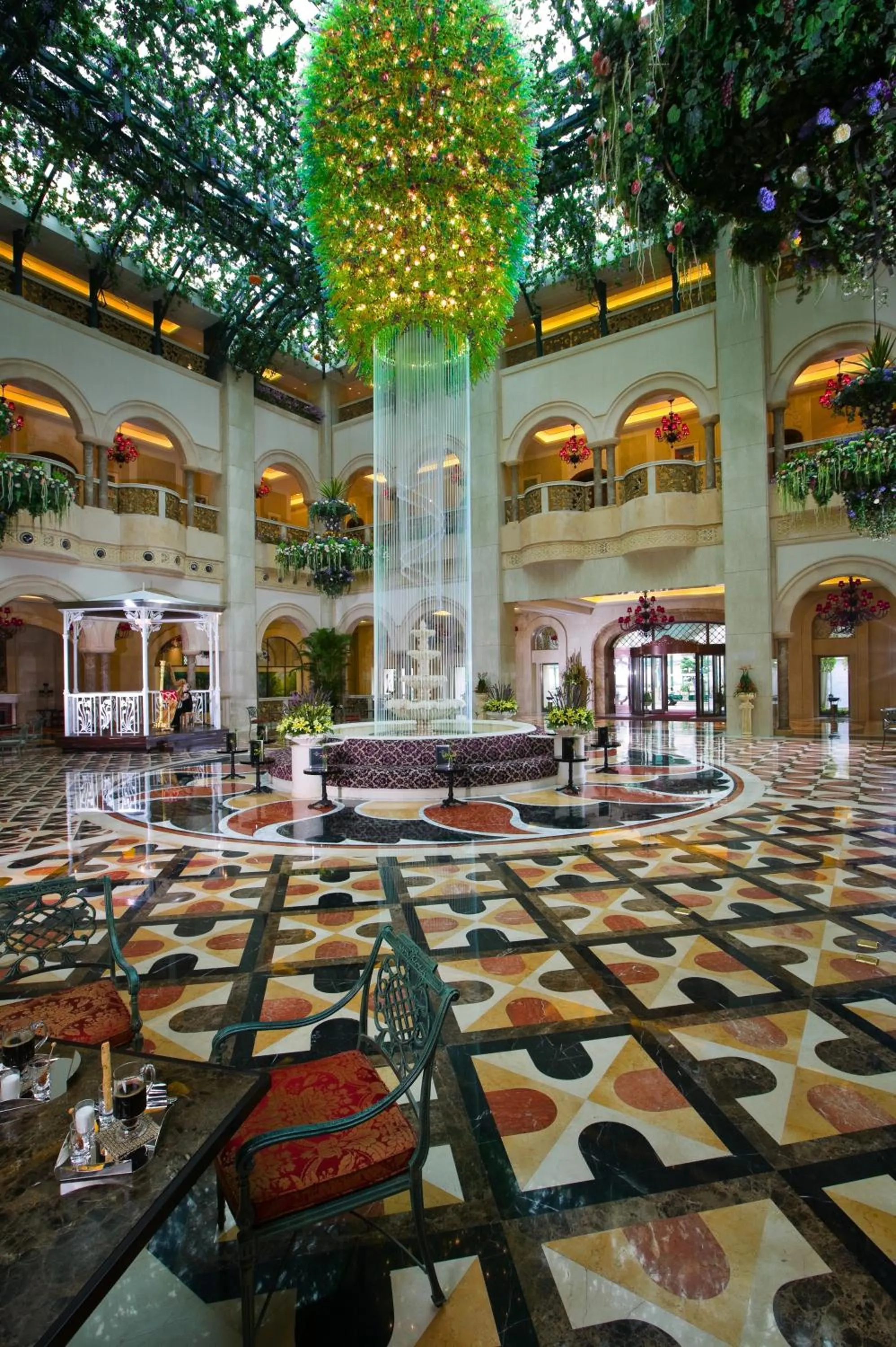 Lobby or reception, Restaurant/Places to Eat in The Interlaken OCT Hotel