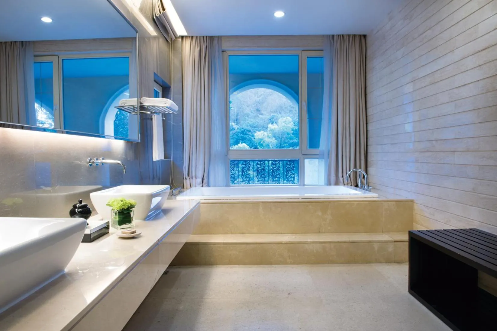 Bathroom in The Interlaken OCT Hotel