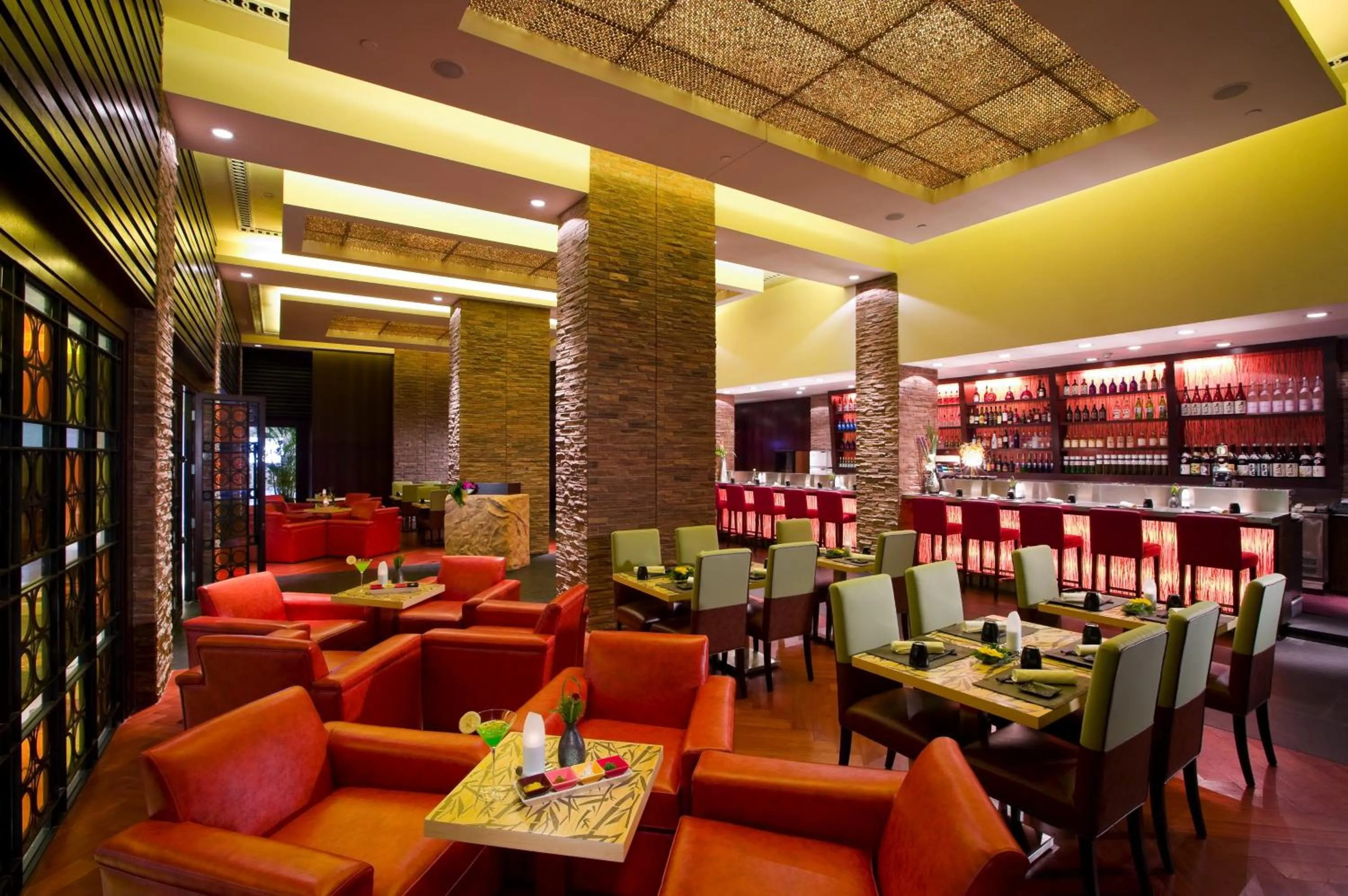 Restaurant/Places to Eat in The Interlaken OCT Hotel