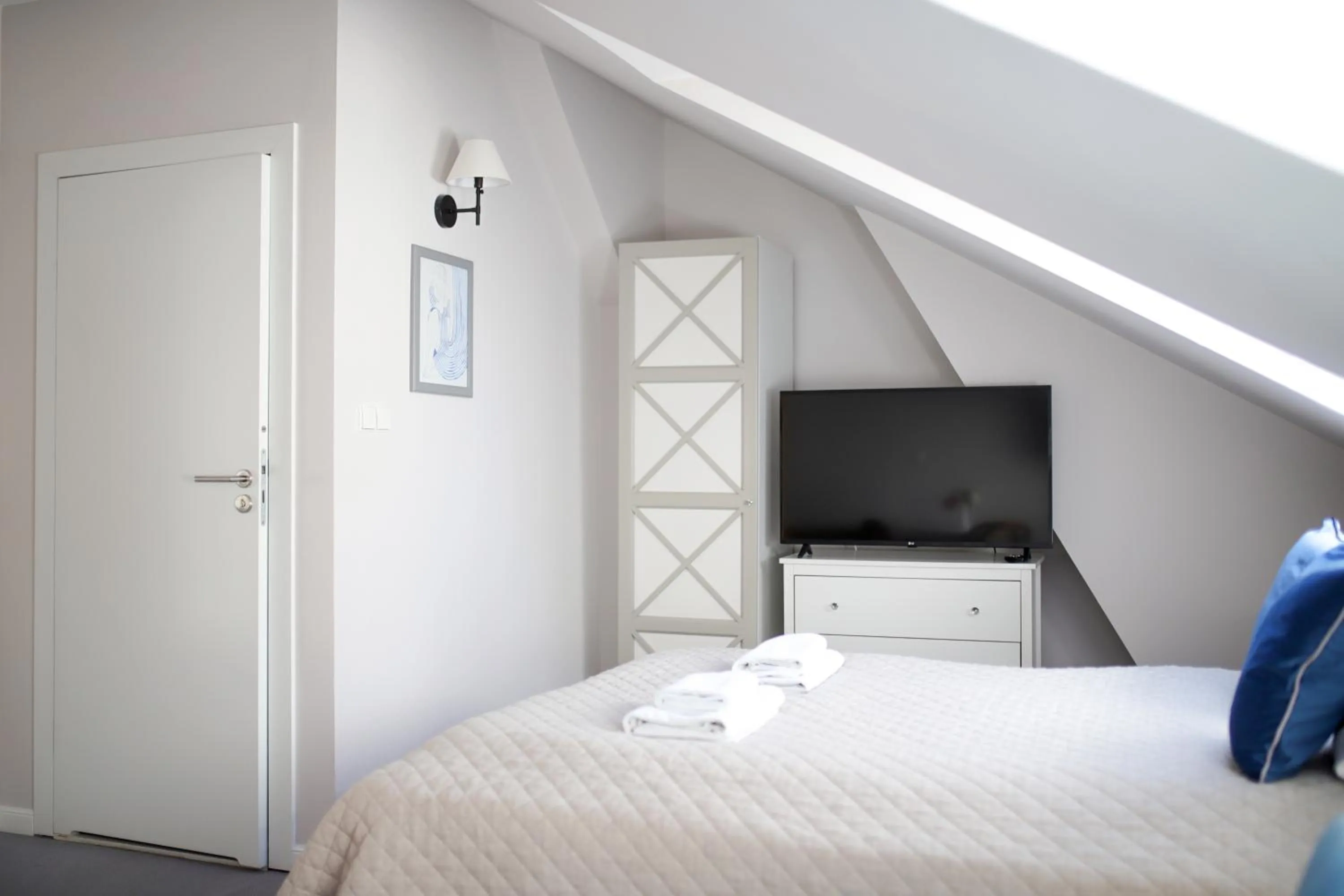 Photo of the whole room, Bed in Willa Puck