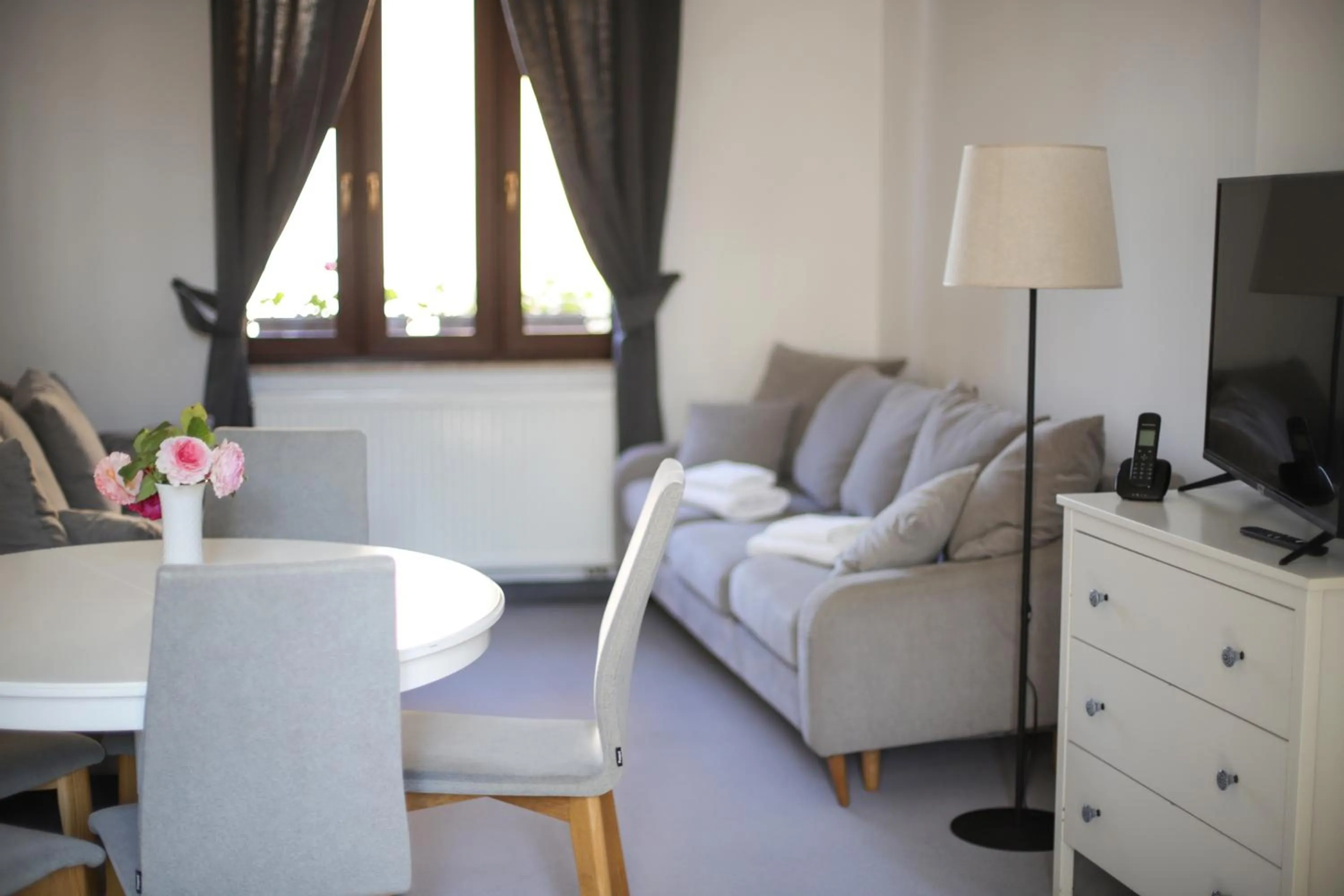 Photo of the whole room in Willa Puck