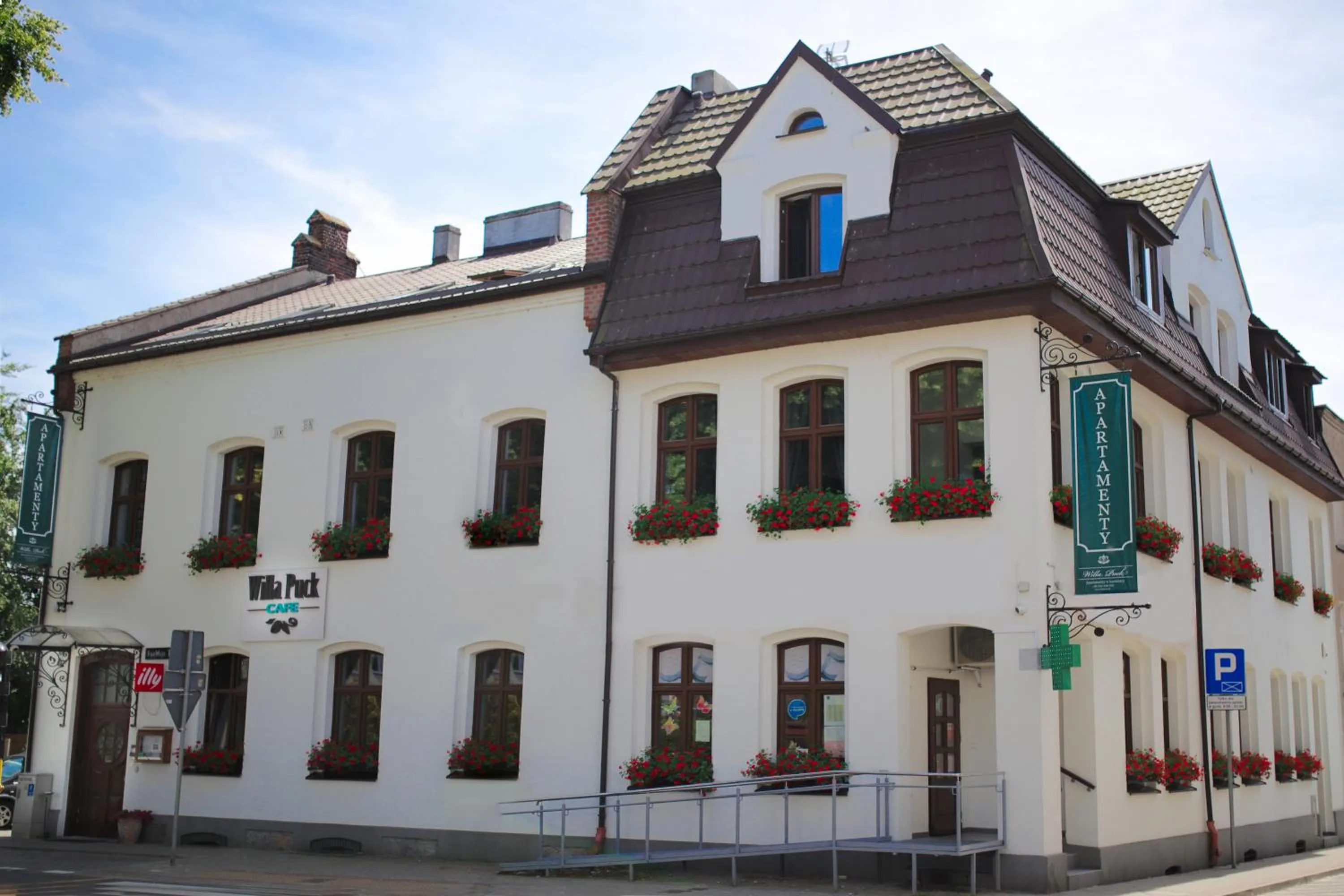 Facade/entrance in Willa Puck