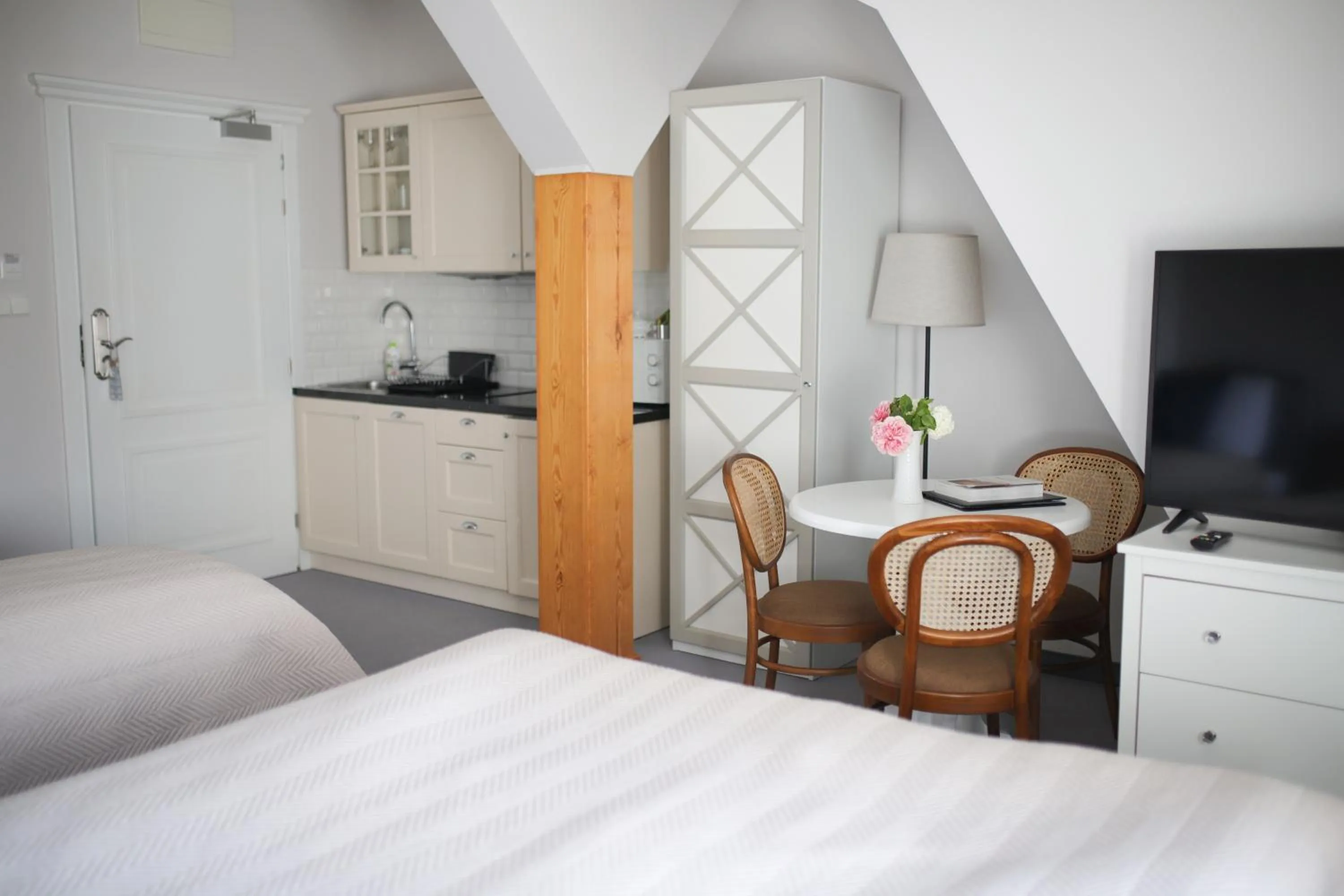 Photo of the whole room, Bed in Willa Puck