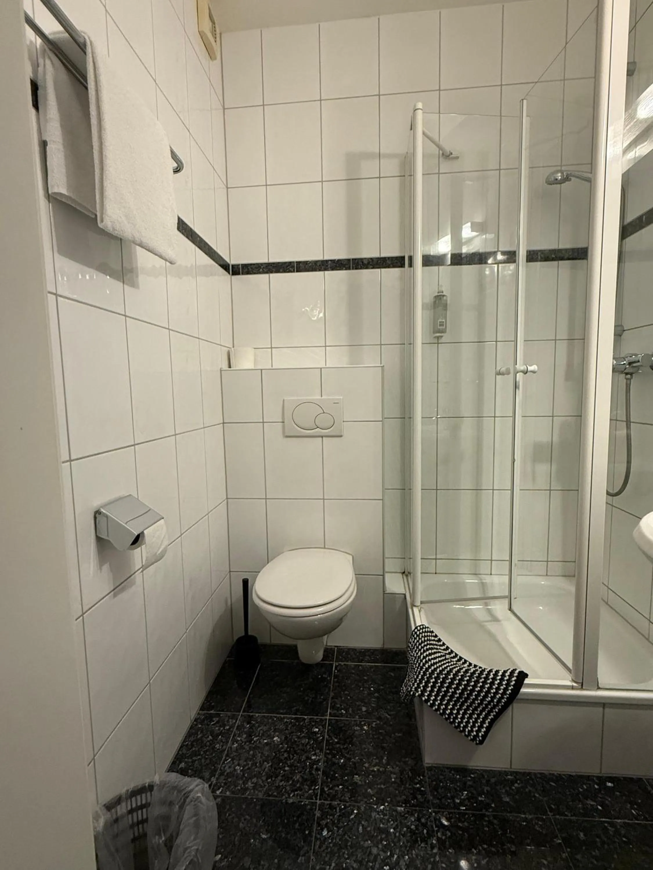 Shower in SVG Hotel Diversi