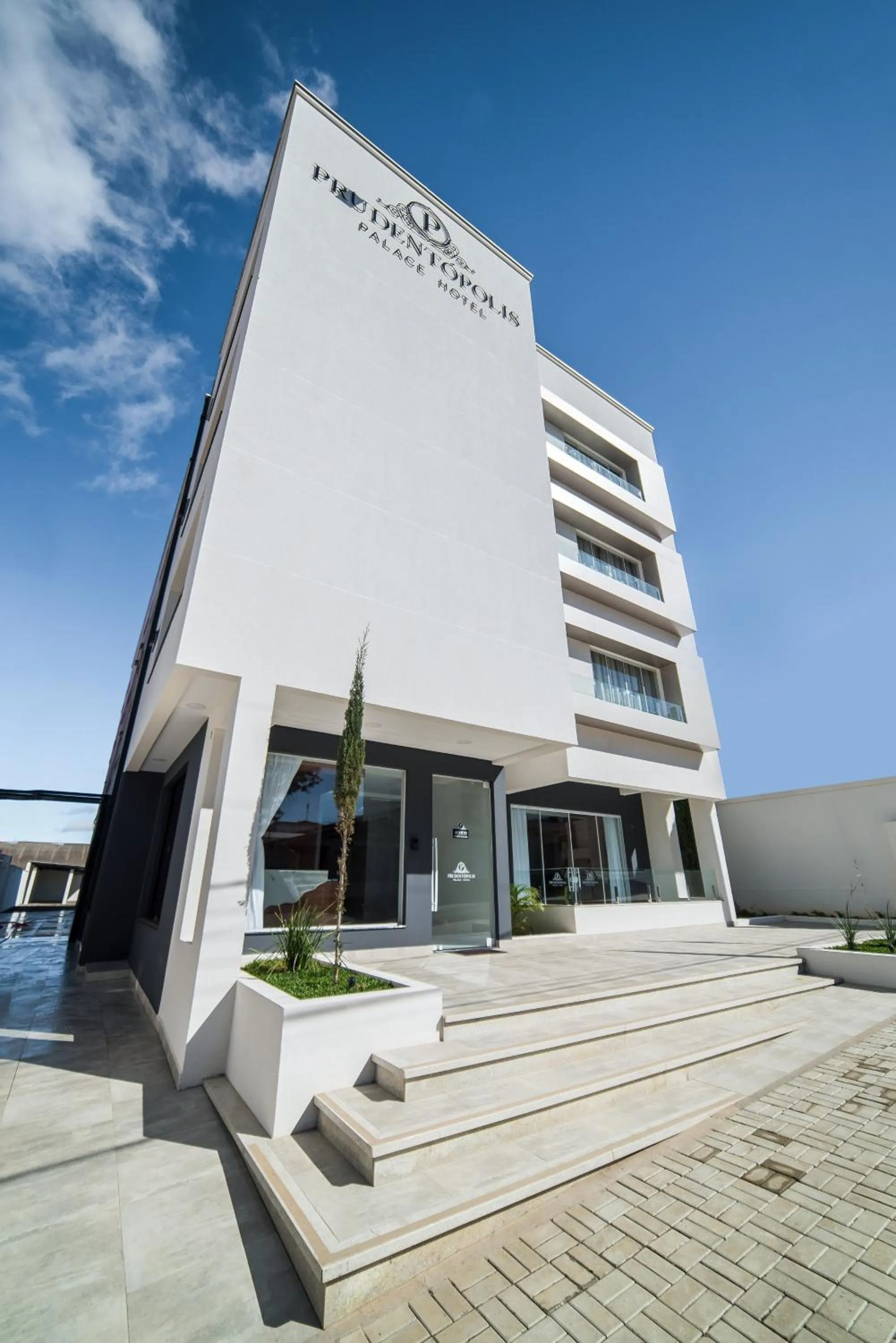 Facade/entrance in Prudentópolis Palace Hotel