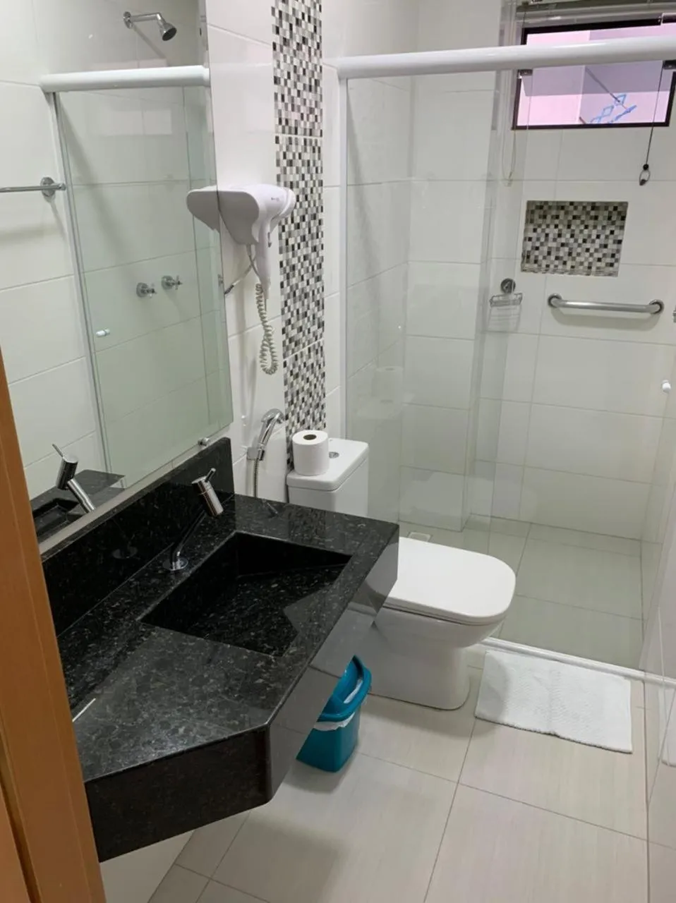 Shower in Prudentópolis Palace Hotel