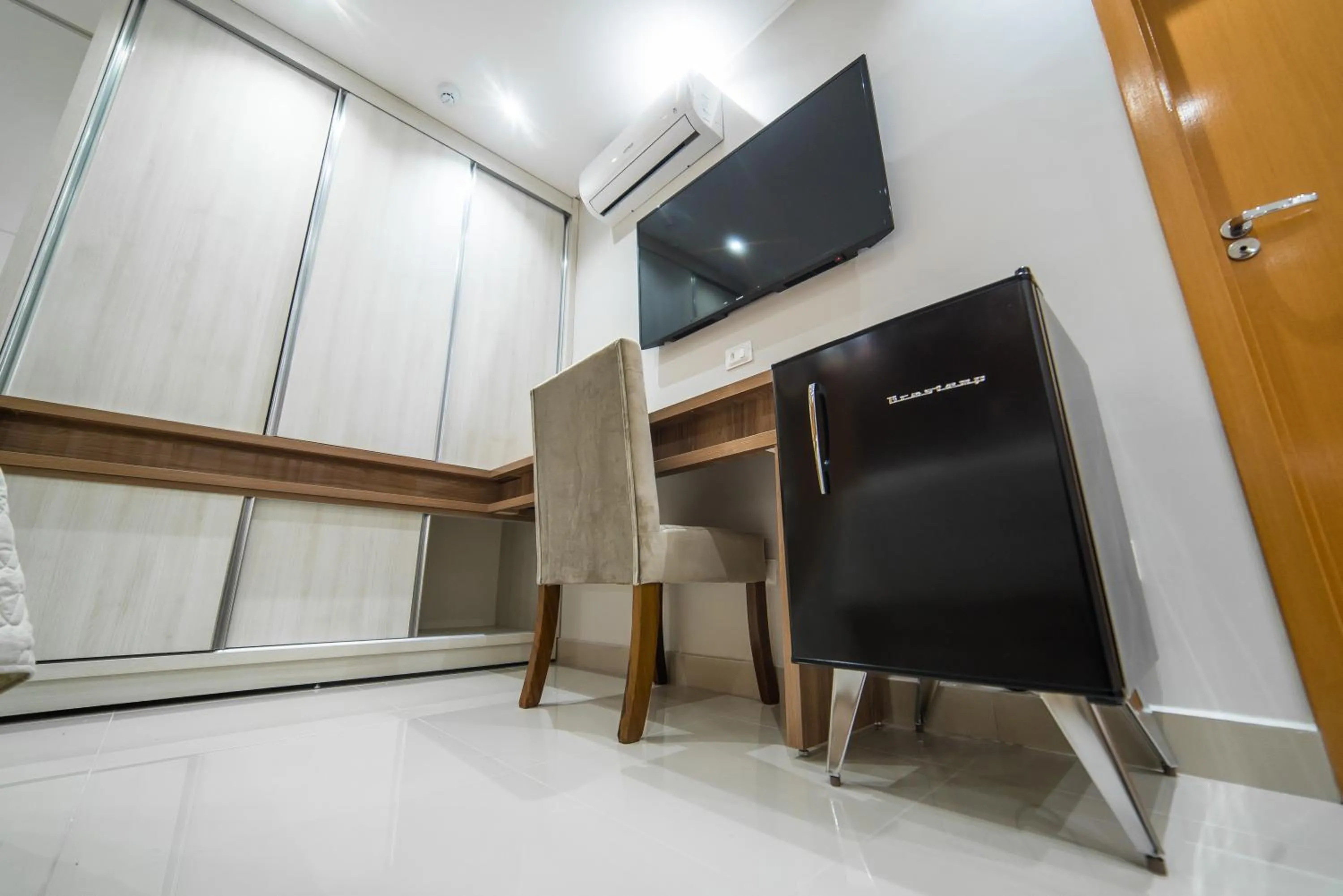 TV and multimedia in Prudentópolis Palace Hotel