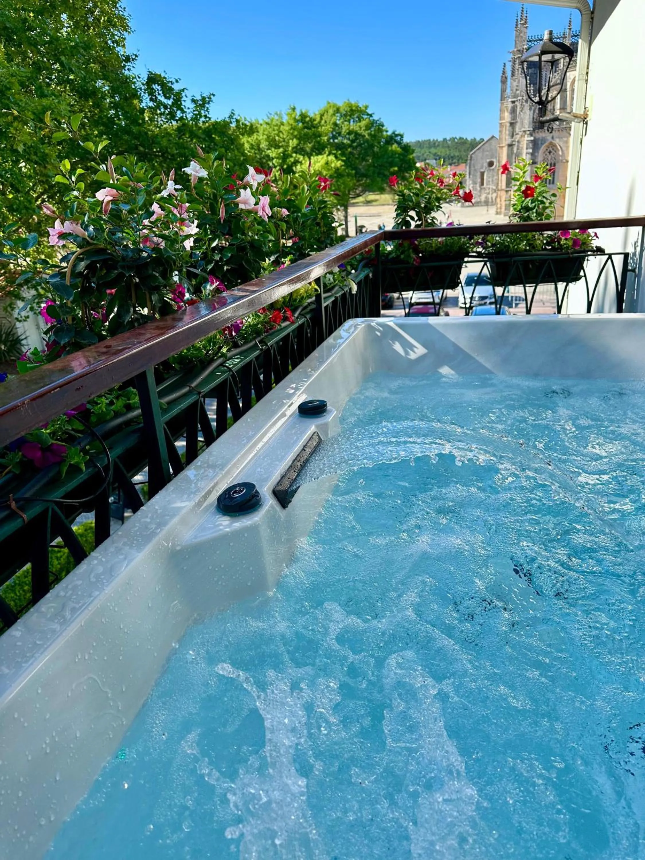 Hot Tub in Hotel Lis Batalha