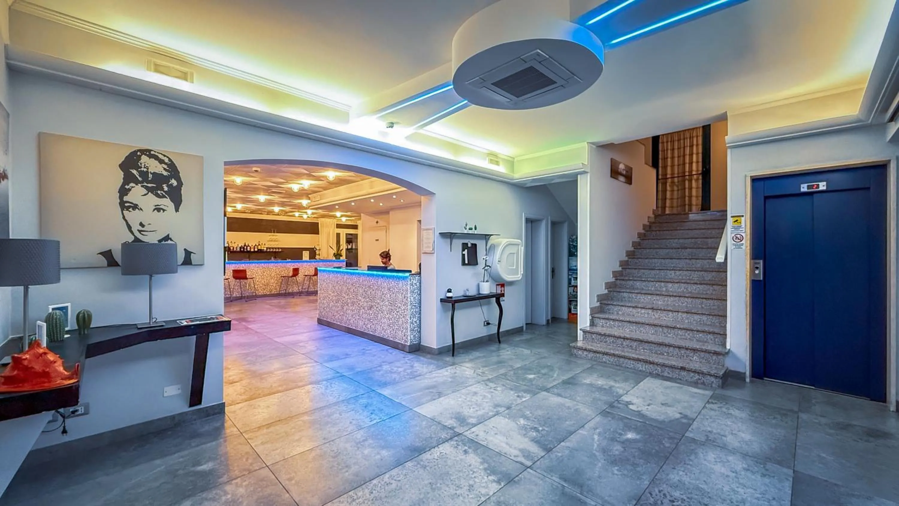 Hotel Etna - Hotel per Coppie e Famiglie con Parcheggio e Spiaggia