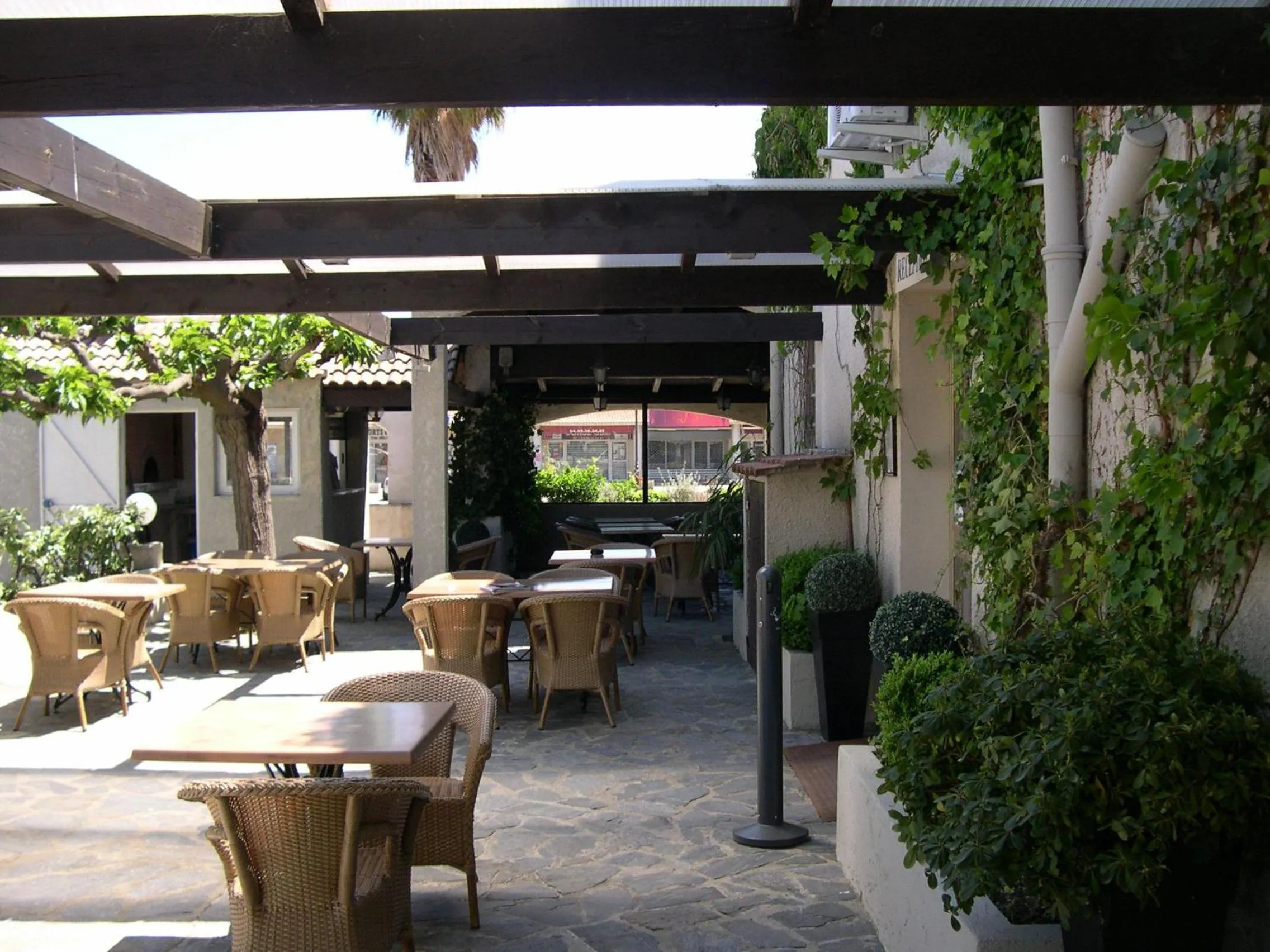 Patio in Hotel Costa Verde