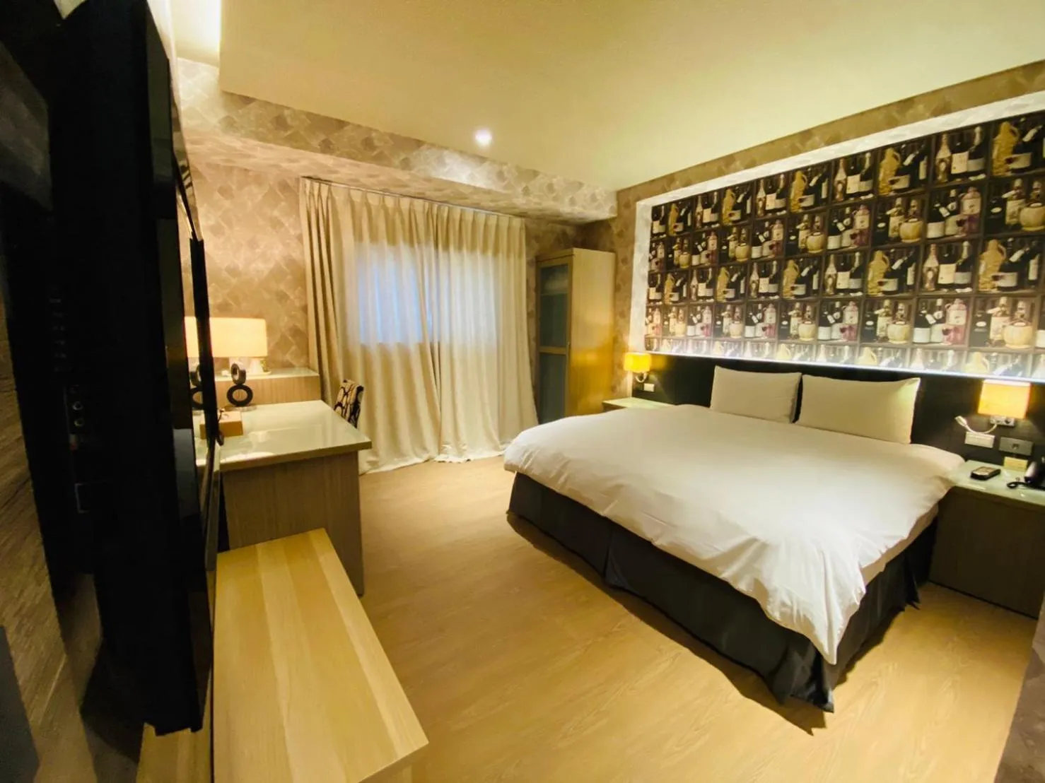 Bedroom in DLInn Hotel