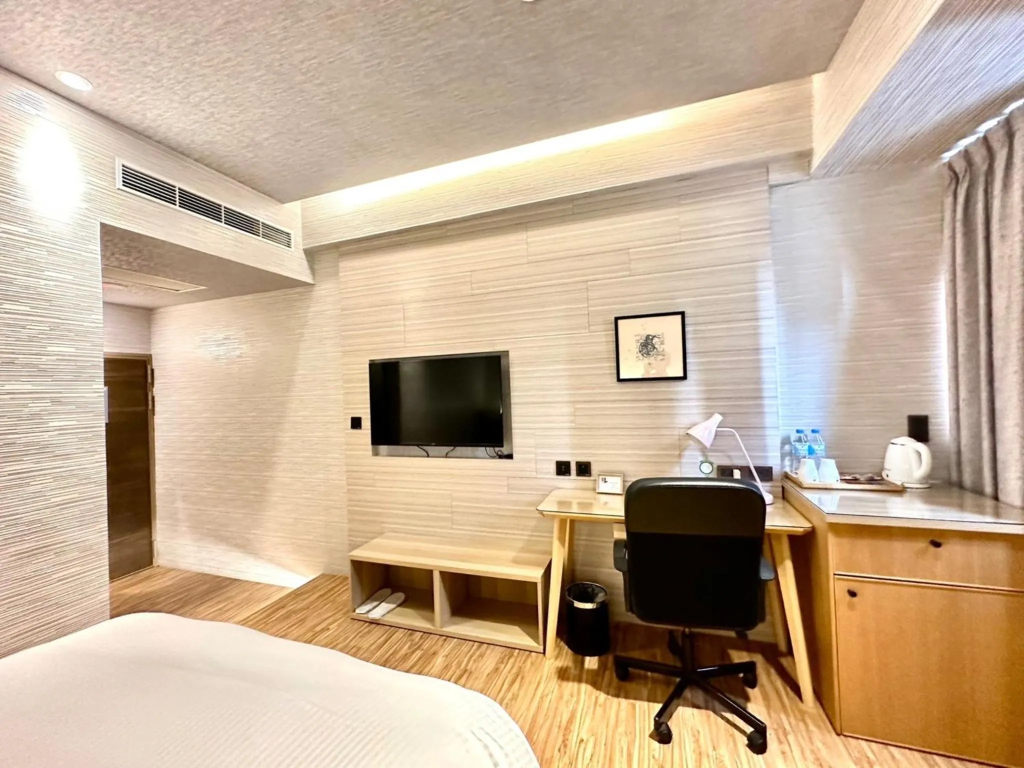 TV and multimedia in DLInn Hotel