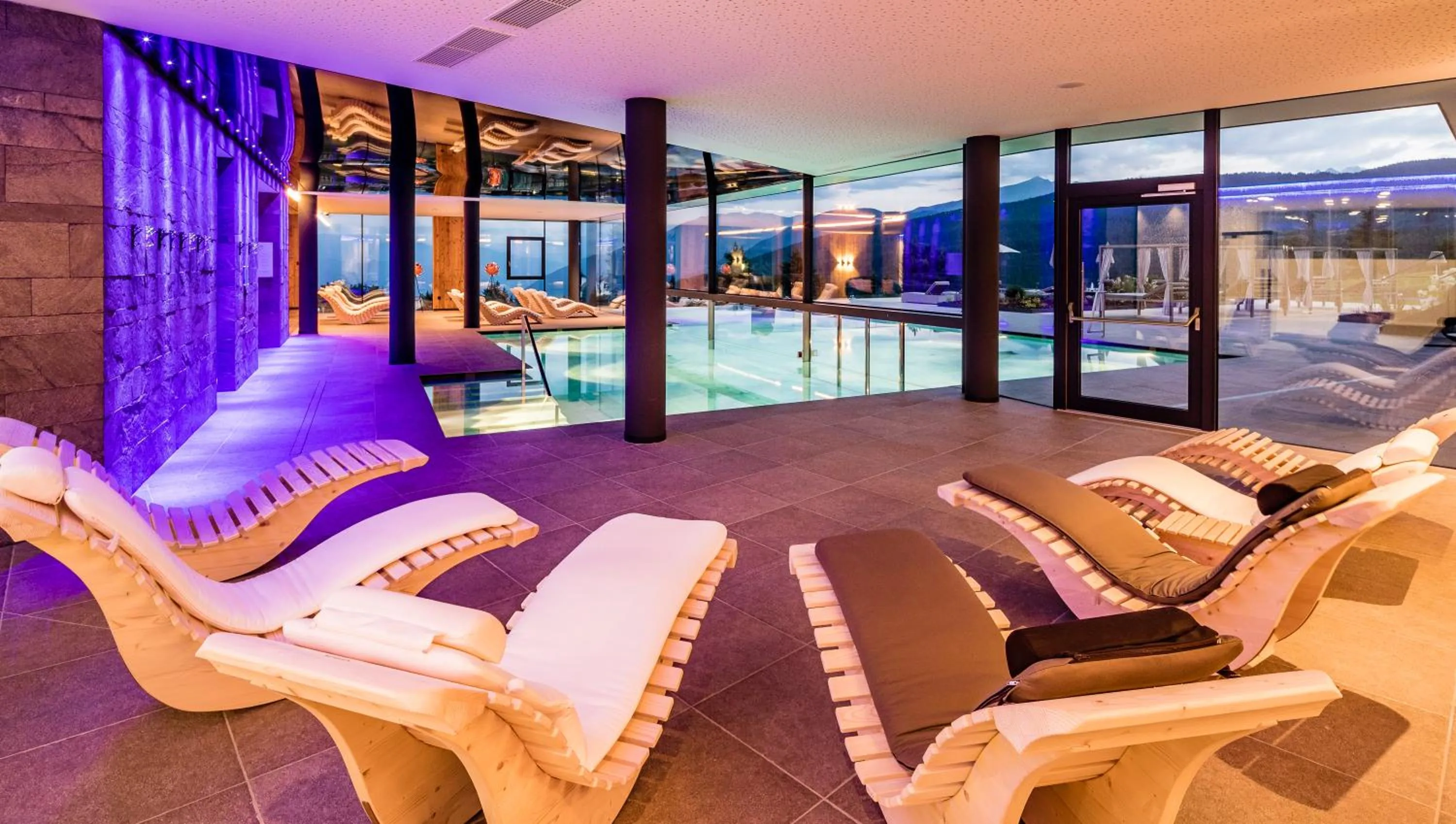 Hot Spring Bath in SONNENBERG Panorama Dolomites Wellbeing