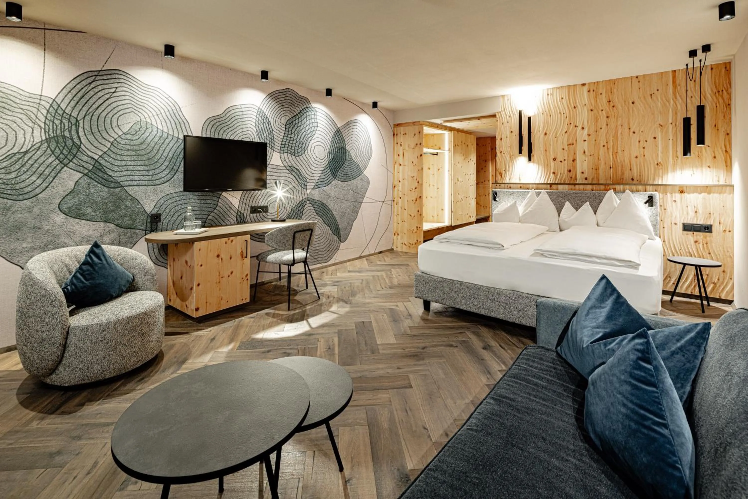 Photo of the whole room, Bed in SONNENBERG Panorama Dolomites Wellbeing
