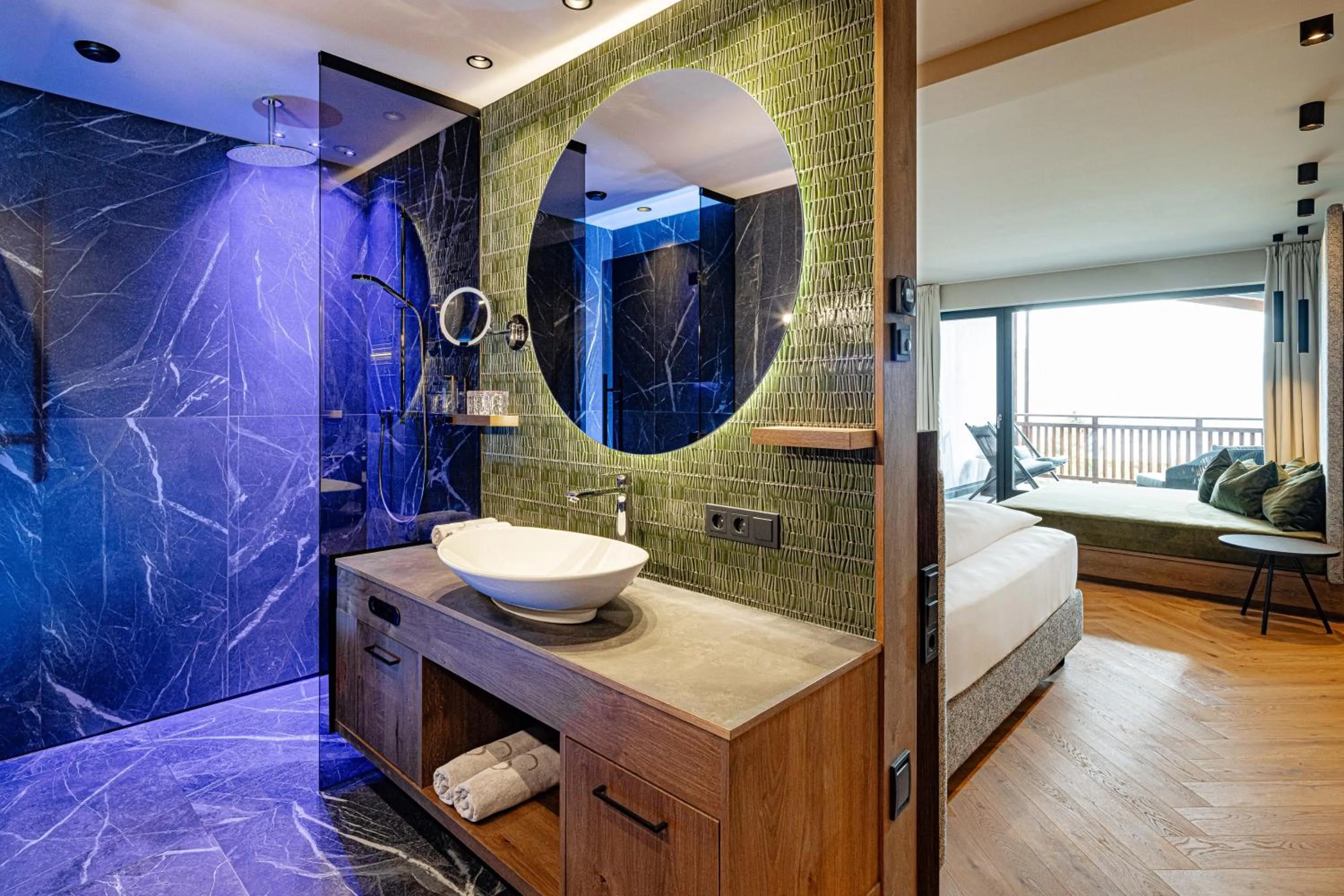 Bathroom, Bed in SONNENBERG Panorama Dolomites Wellbeing