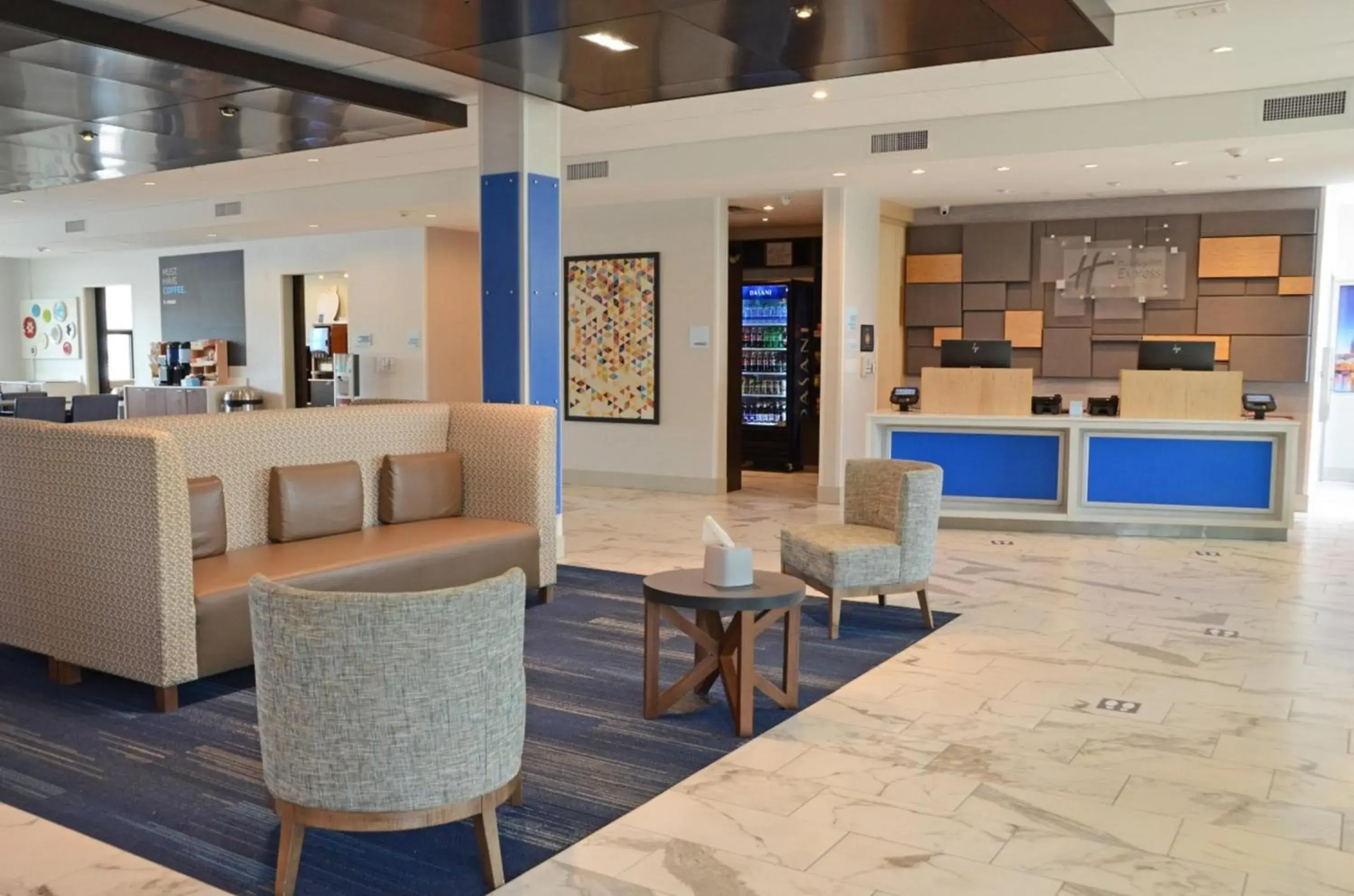 Lobby or reception in Holiday Inn Express & Suites Franklin - Berry Farms by IHG Lobby or reception in Holiday Inn Express & Suites Franklin - Berry Farms by IHG